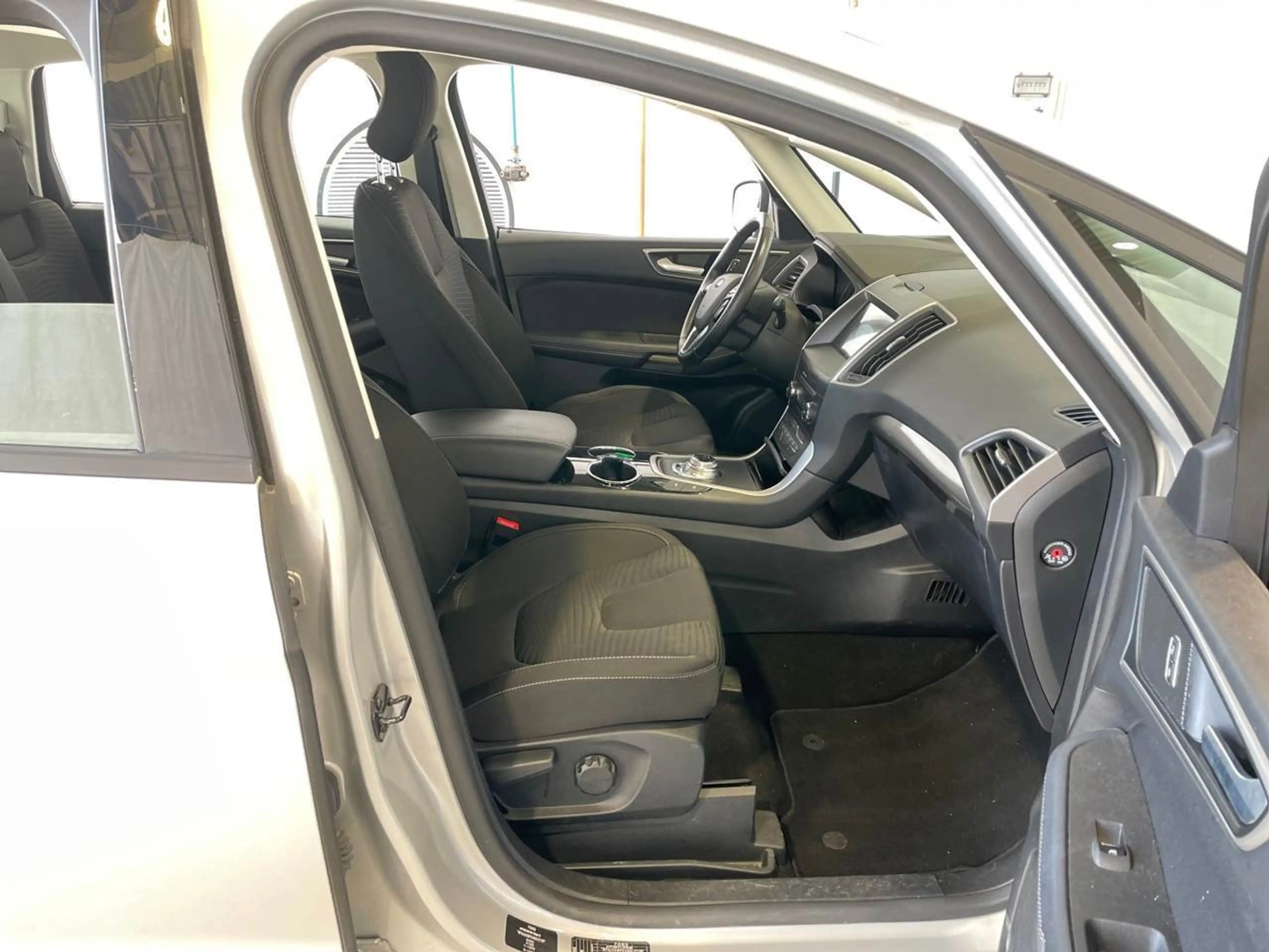 Ford S-Max 2.5 Duratec (FHEV) Trend AHK SpoSi Key AUT — photo 8
