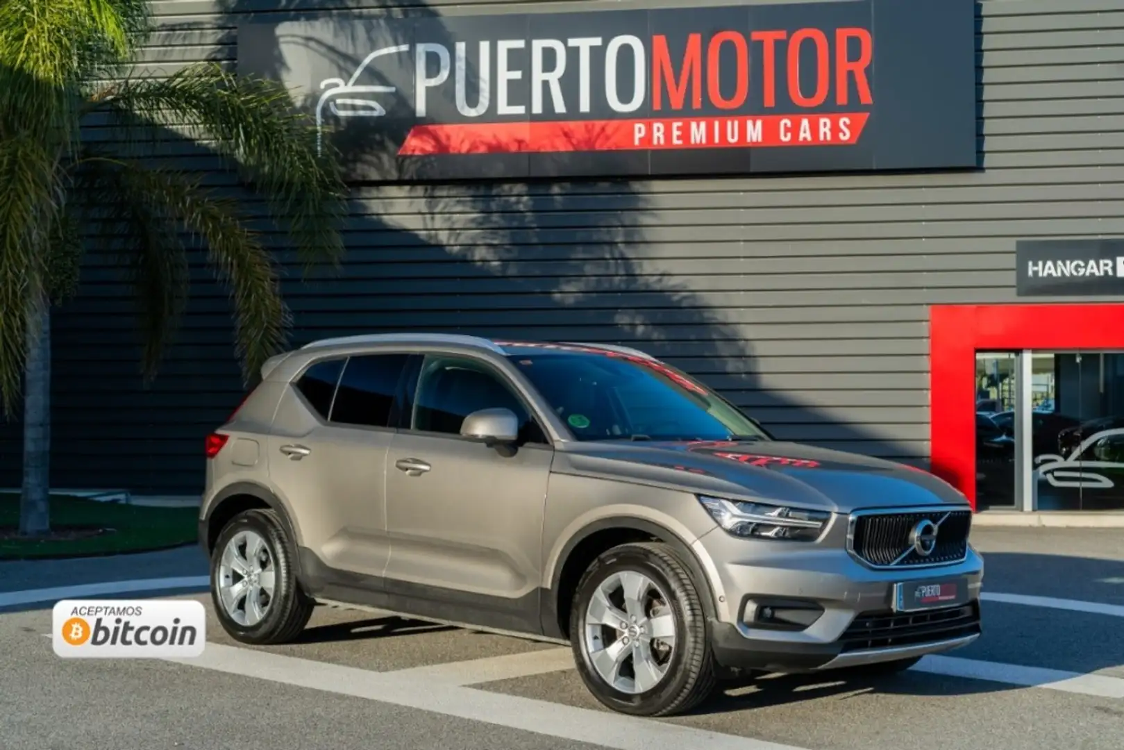 Volvo XC40 D3 Momentum Pro Aut. Beige - 1