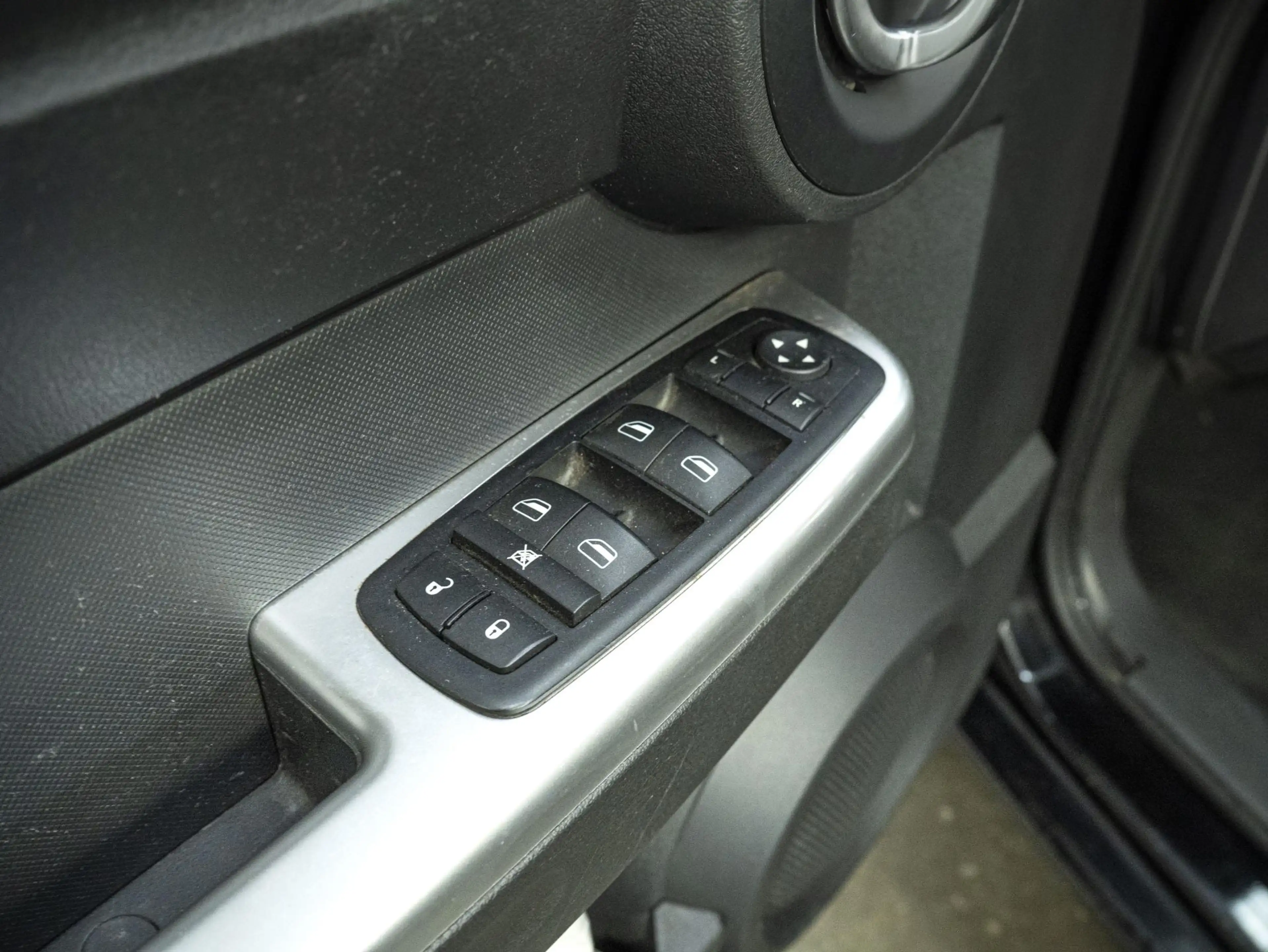 Dodge Nitro 2.8 CRD SE | Airco | Stoelverwarming | Verstraler — photo 5