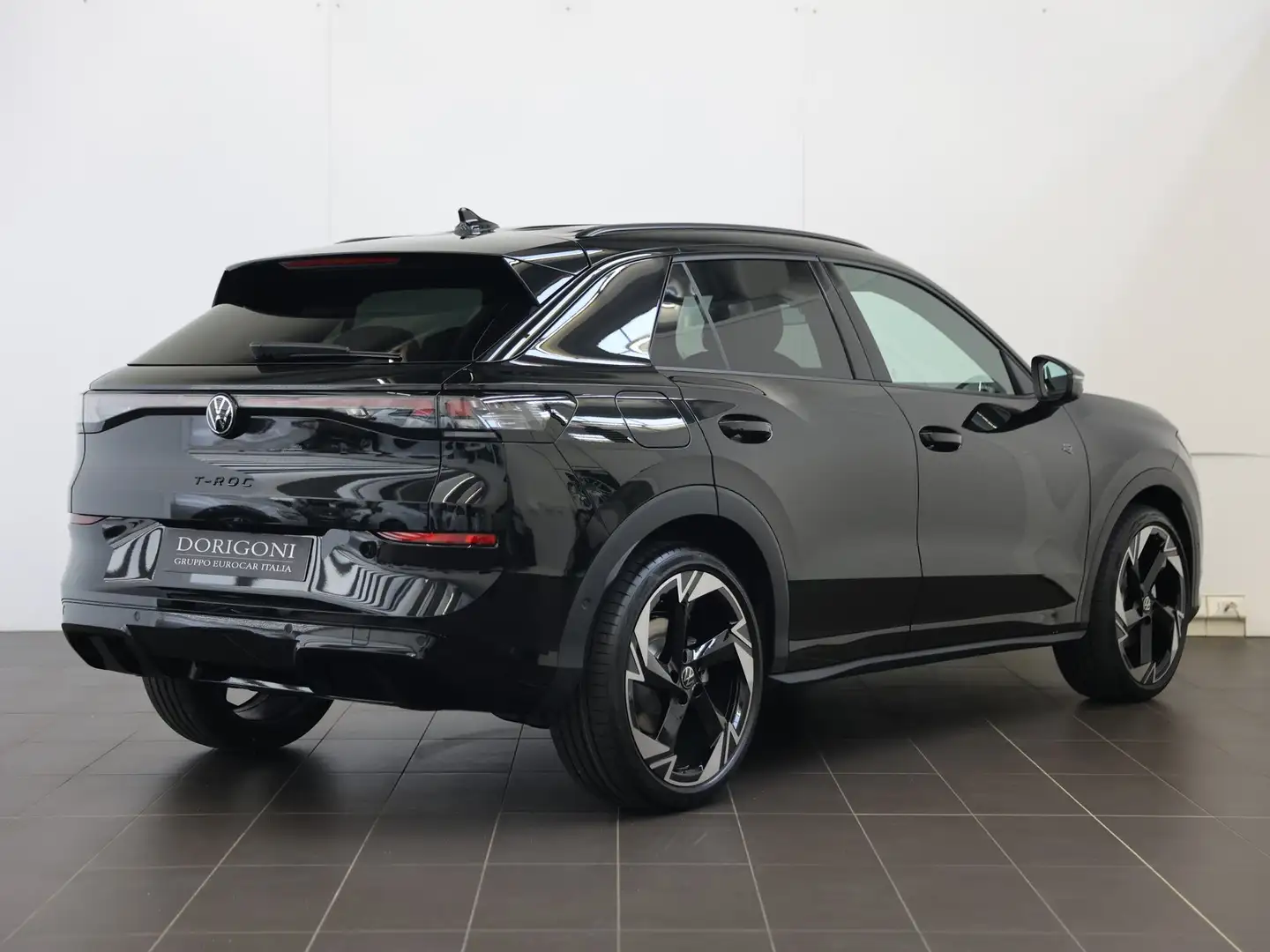 Volkswagen T-Roc 1.5 etsi r-line 150cv dsg Nero - 2
