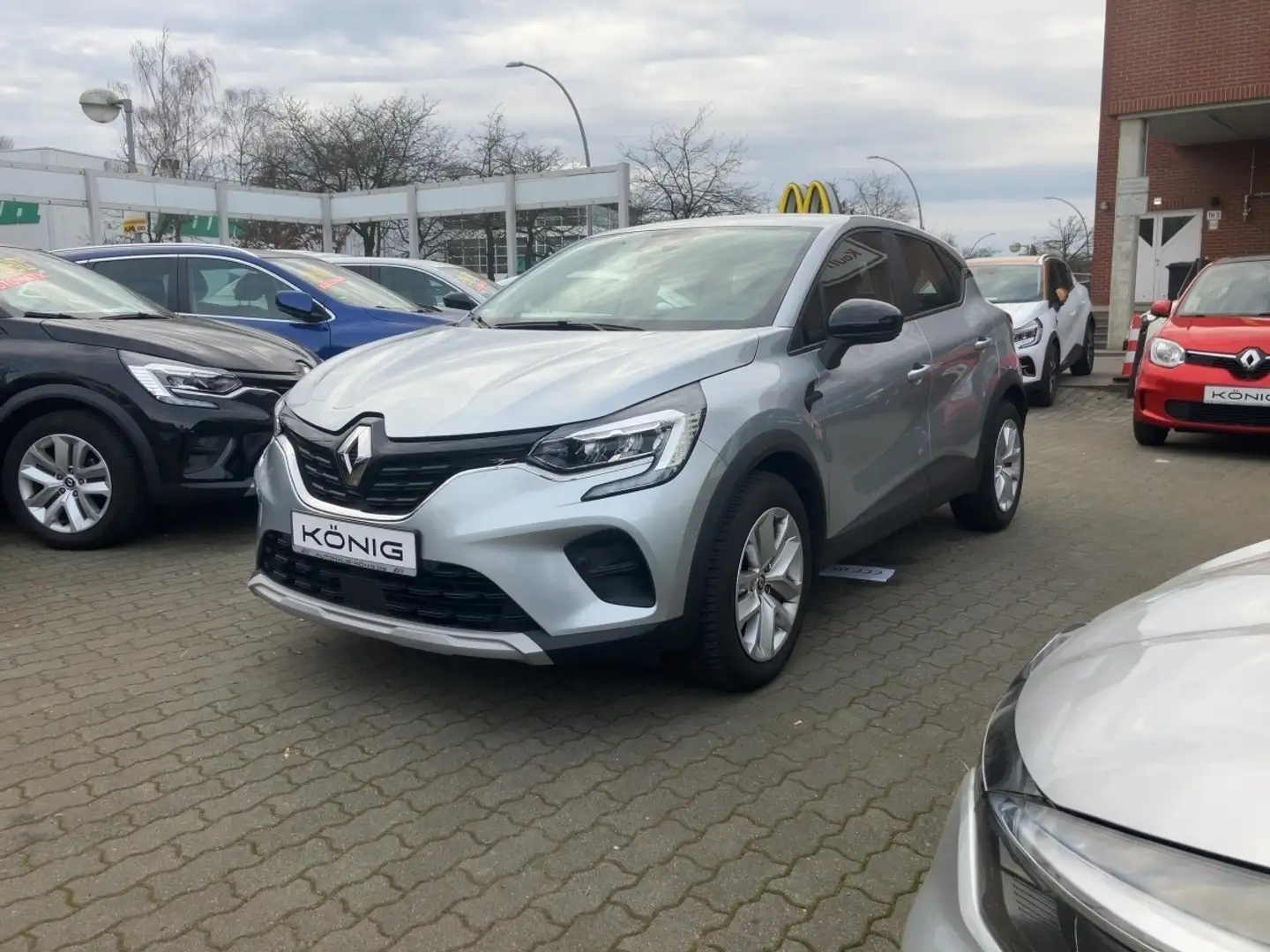 Renault Captur EVOLUTION TCe 140 Klima Kamera PDC Grau - 1