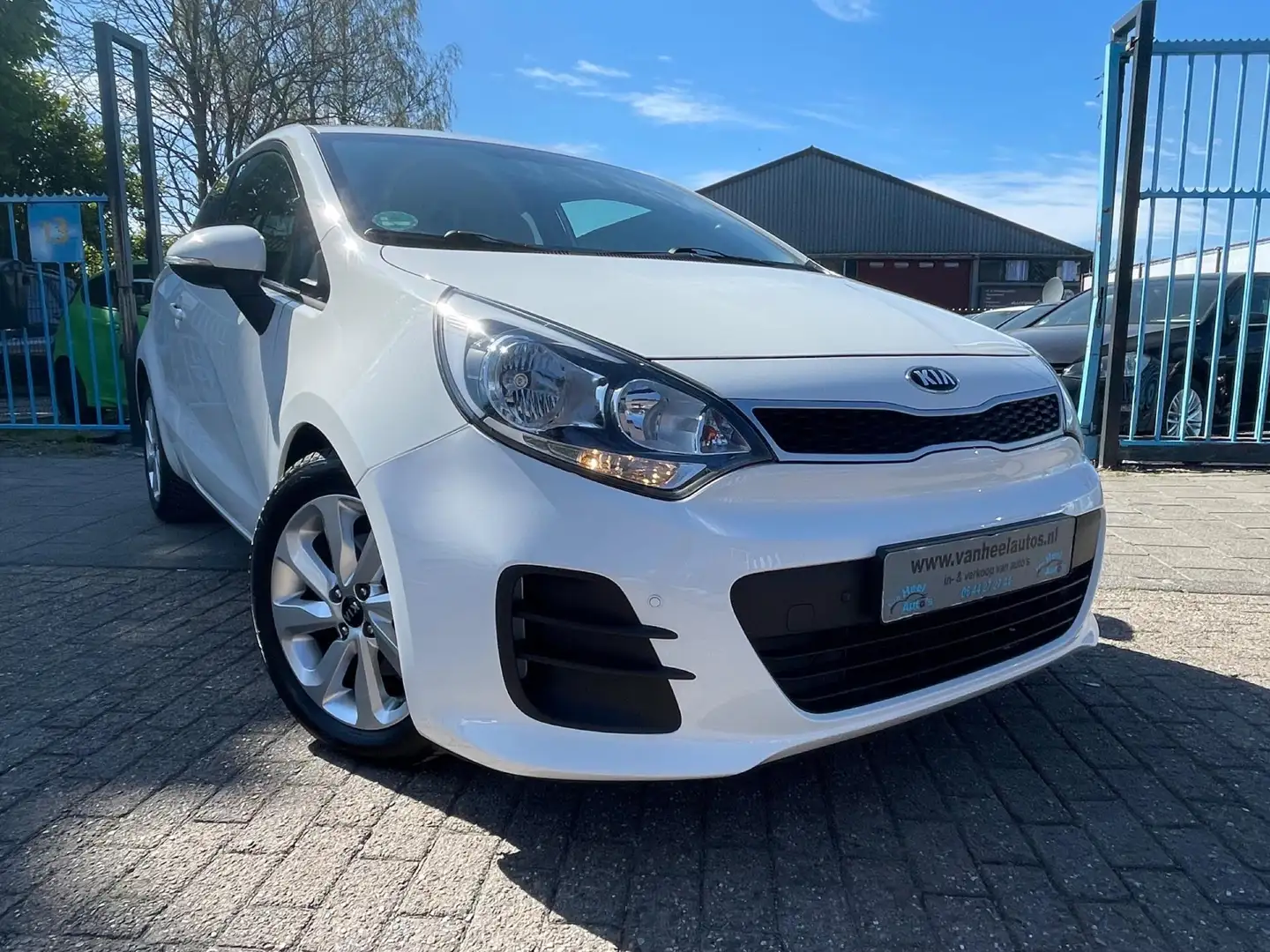Kia Rio 1.2 CVVT Dynamic Clima Elek Pakket Lmv Navi Pdc Bílá - 2