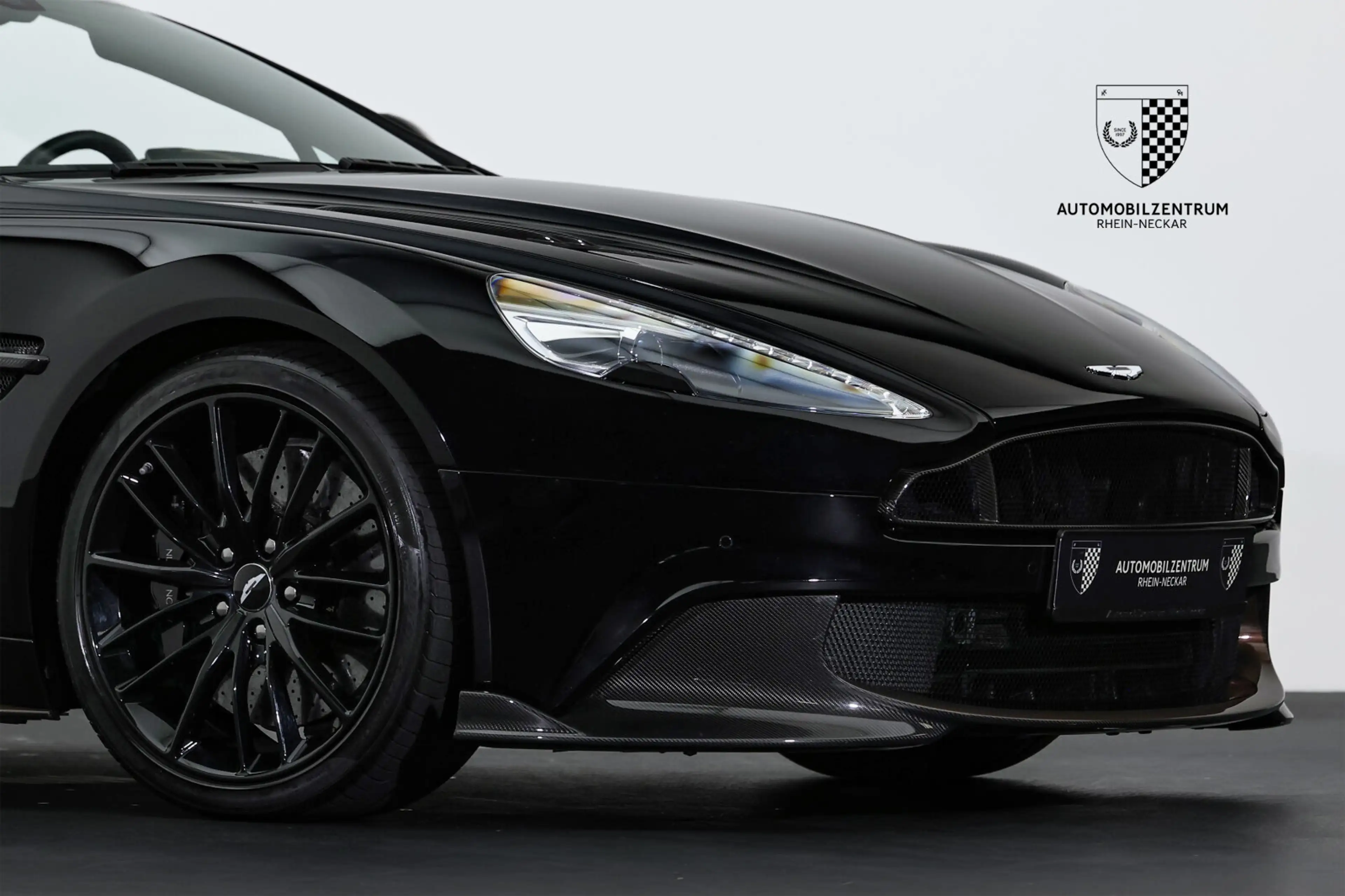 Aston Martin Vanquish Vanquish S Ultimate 1 of 175/Carbon/Bang&Olufsen — photo 9