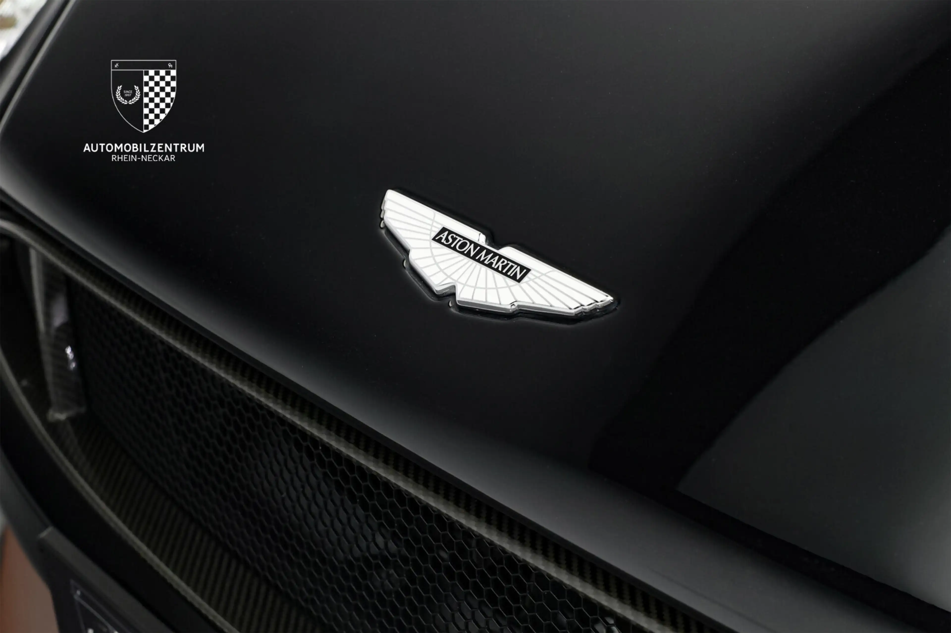 Aston Martin Vanquish Vanquish S Ultimate 1 of 175/Carbon/Bang&Olufsen — photo 10