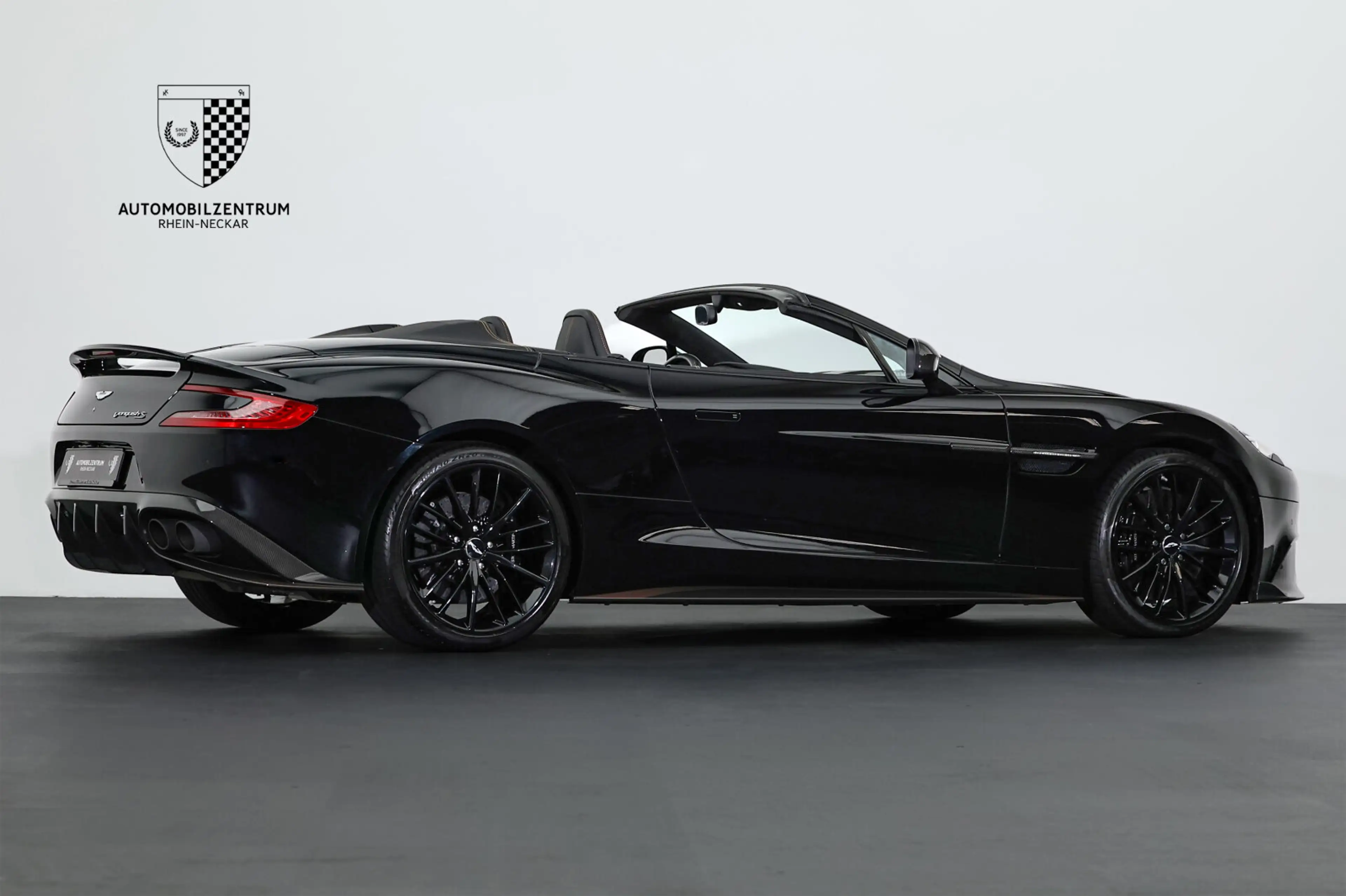 Aston Martin Vanquish Vanquish S Ultimate 1 of 175/Carbon/Bang&Olufsen — photo 7