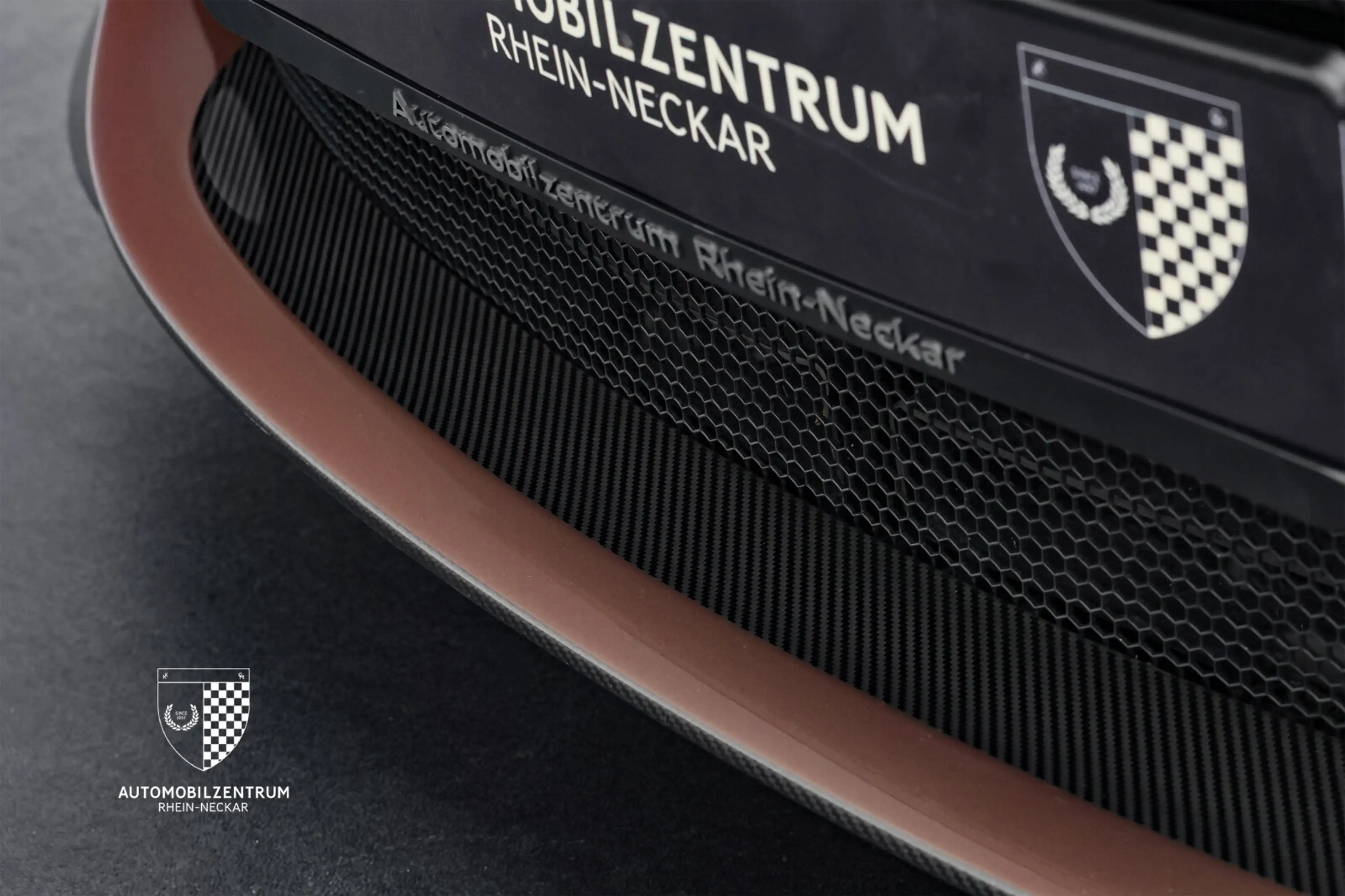 Aston Martin Vanquish Vanquish S Ultimate 1 of 175/Carbon/Bang&Olufsen — photo 12