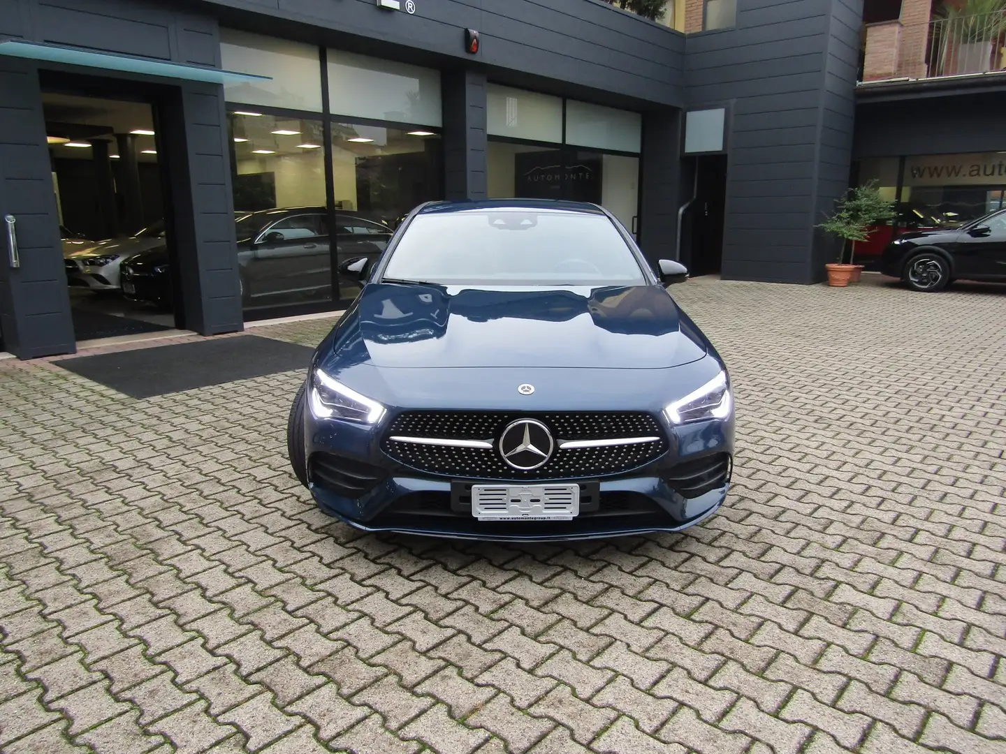 Mercedes-Benz CLA 200 PREMIUM AMG AUTO,BLIND SPOT,MULTIBEAM LED,KEYLESS Синій - 2