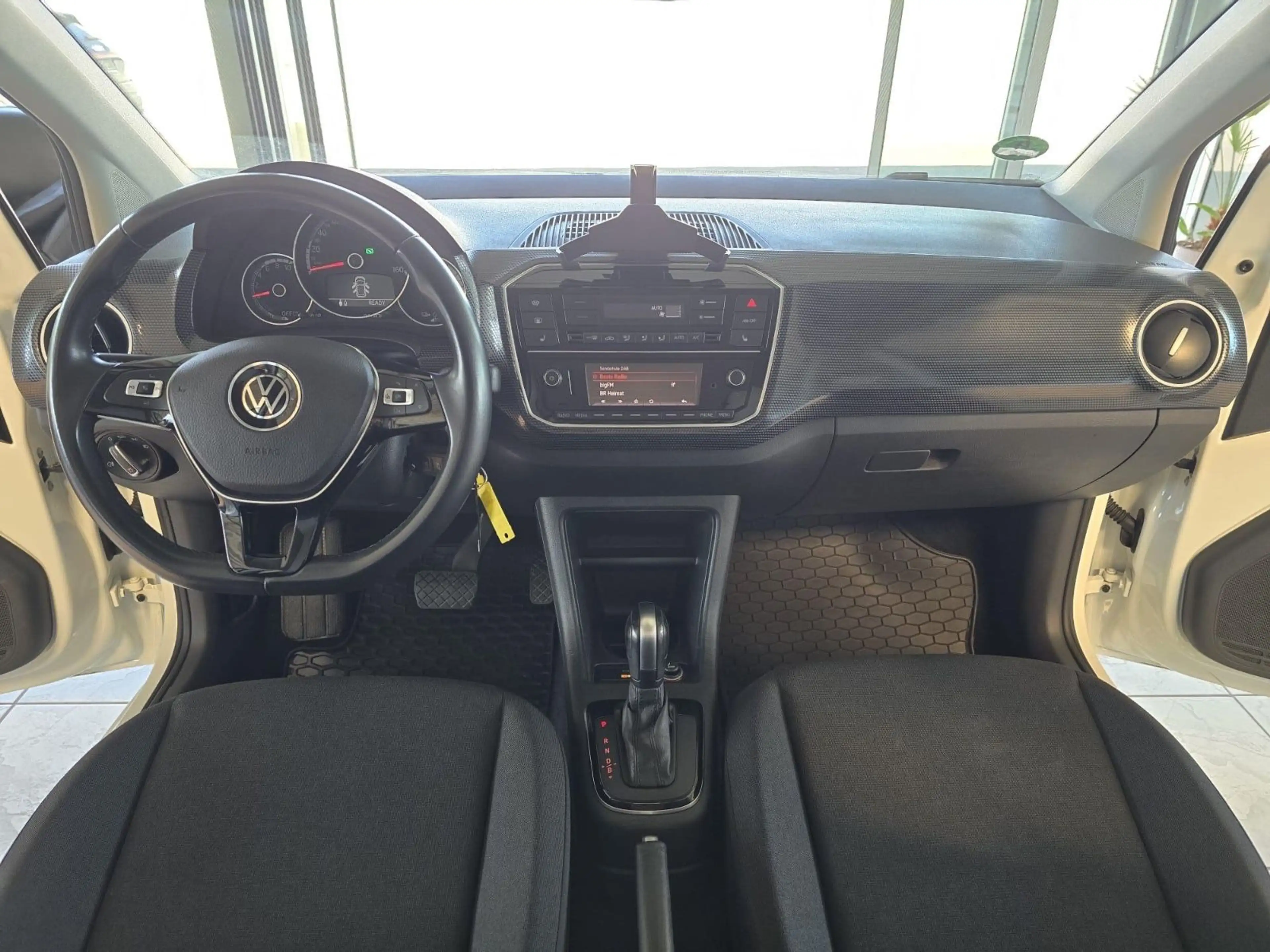 Volkswagen e-up! 1.HAND MFL ALU 8-Fach — photo 13