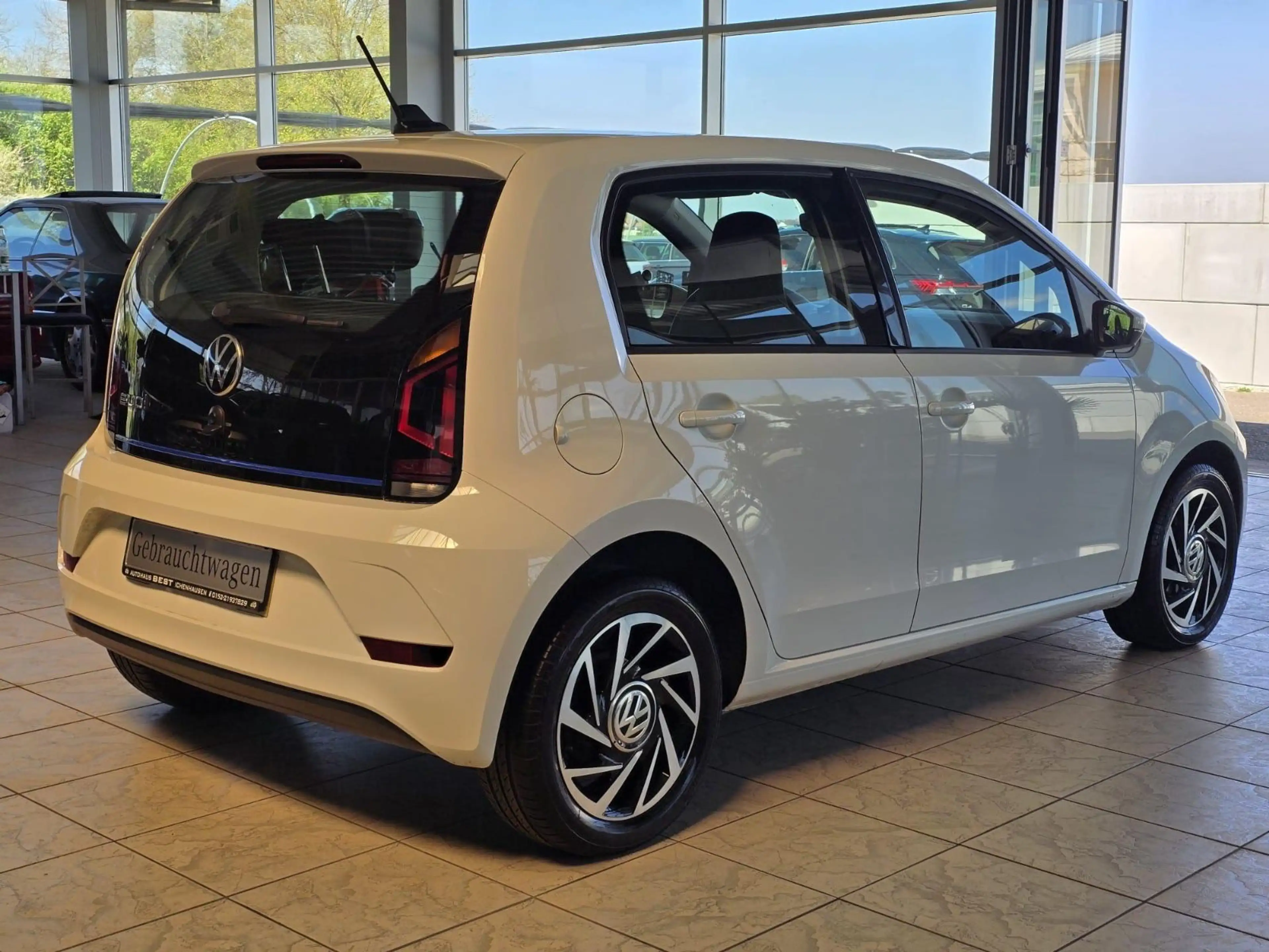 Volkswagen e-up! 1.HAND MFL ALU 8-Fach — photo 8