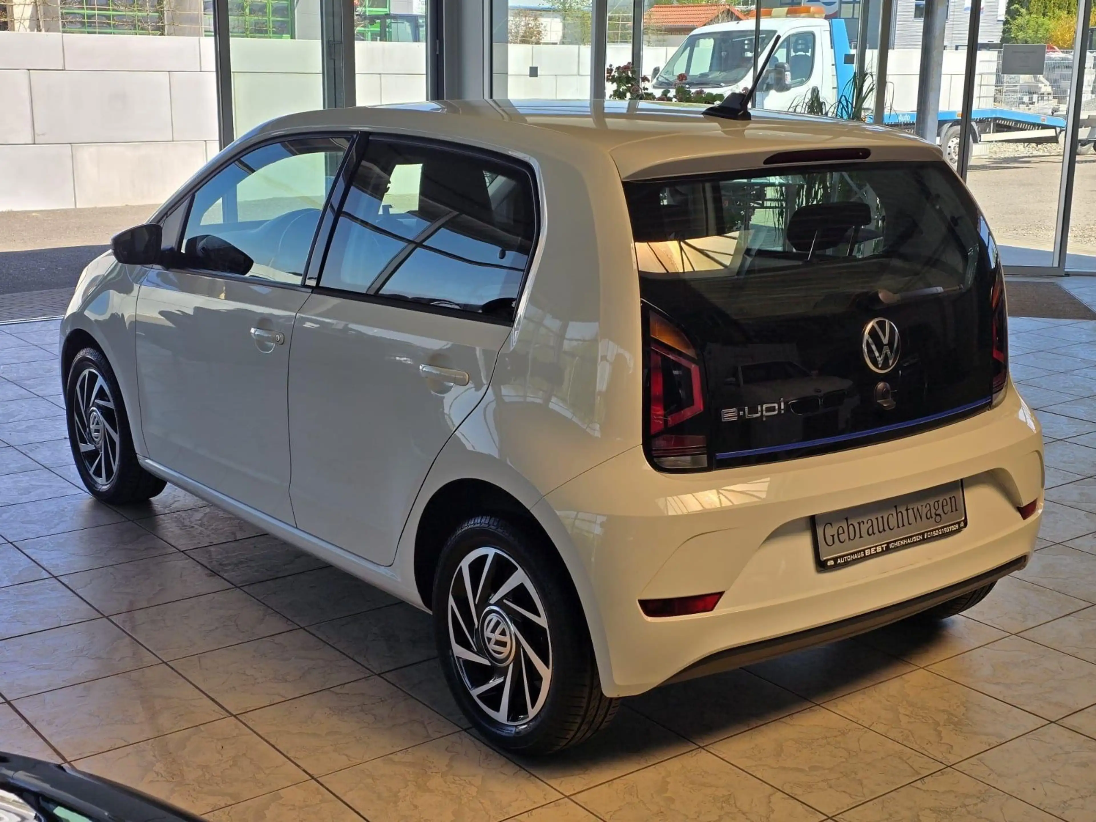 Volkswagen e-up! 1.HAND MFL ALU 8-Fach — photo 6