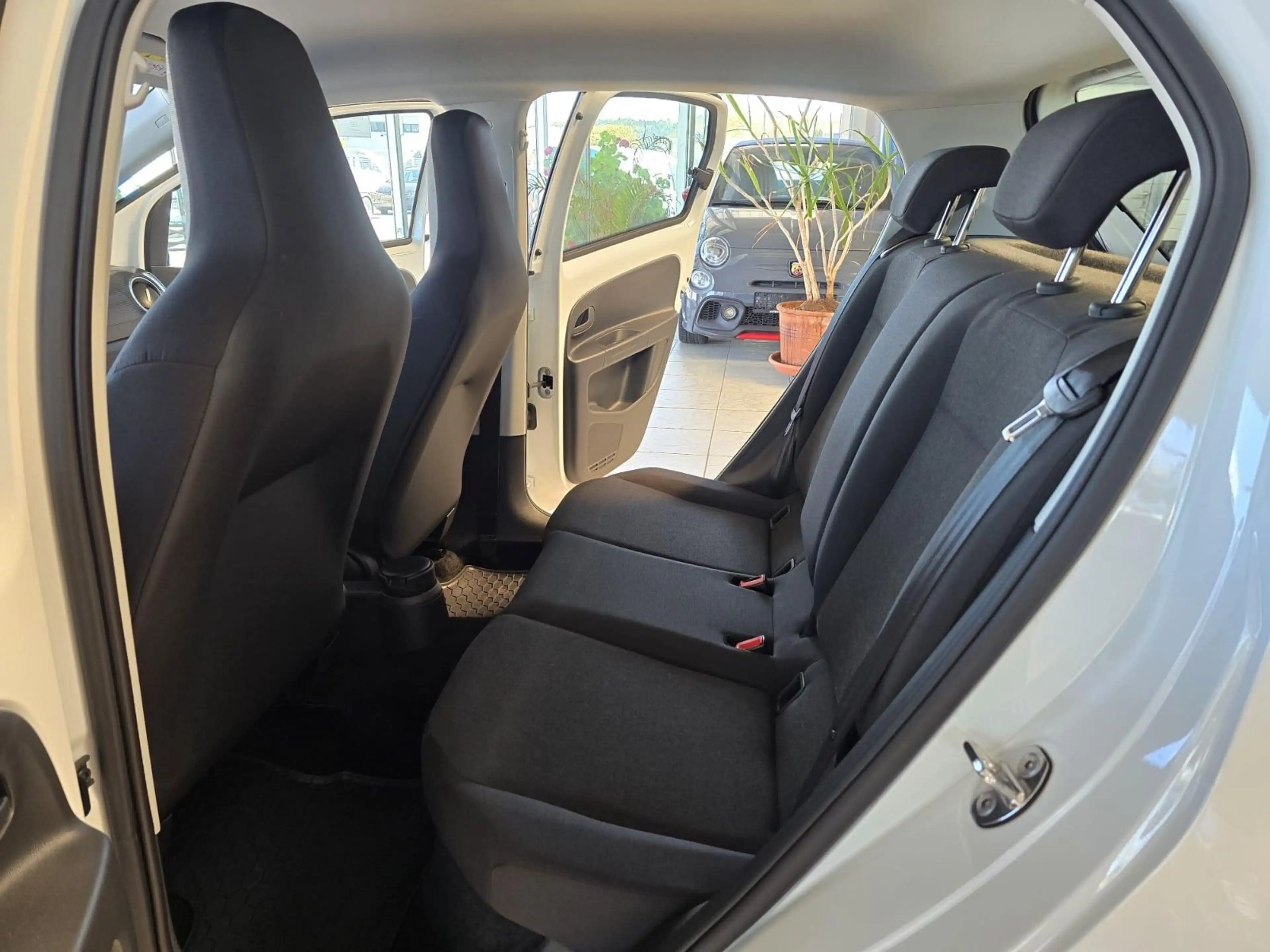 Volkswagen e-up! 1.HAND MFL ALU 8-Fach — photo 15