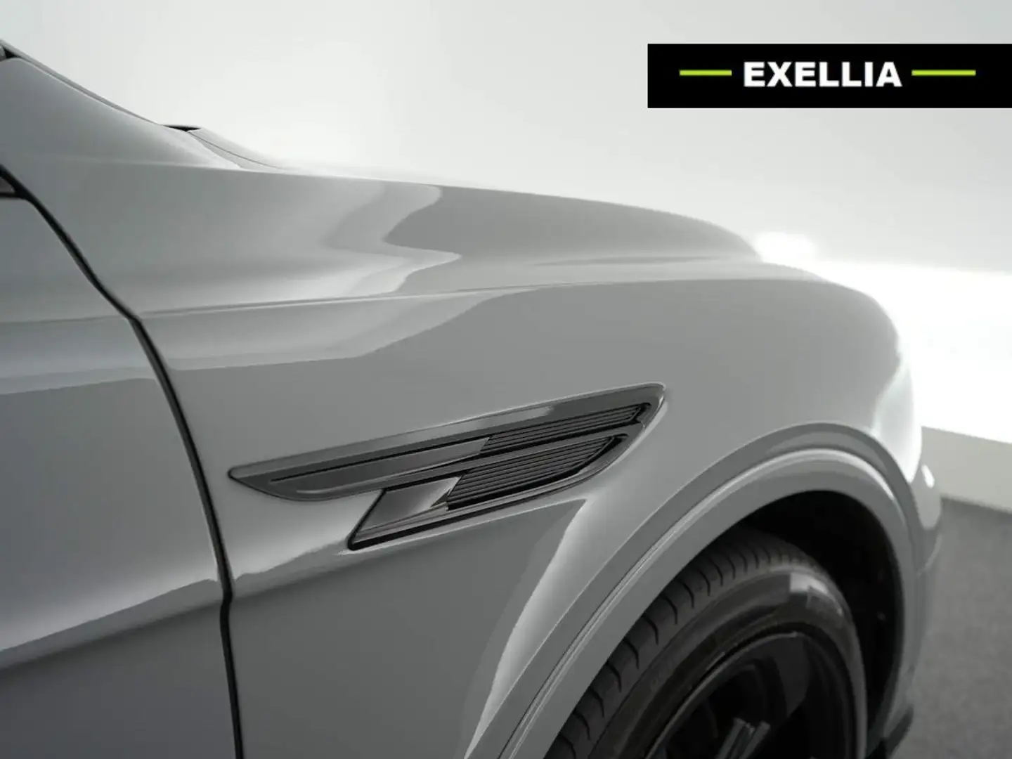 Bentley Bentayga V6 S HYBRID Gris - 1