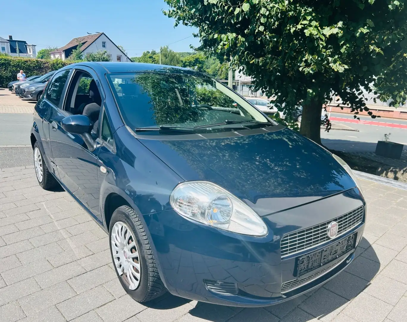 Fiat Grande Punto 1.2 8V Active Blau - 2