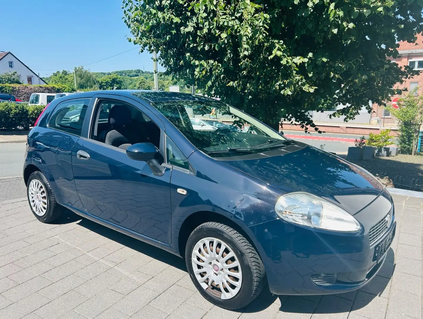 Fiat Grande Punto 1.2 8V Active Blau - 1