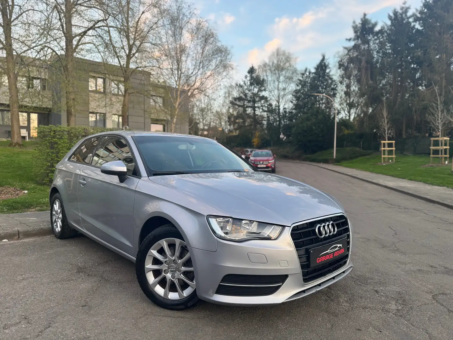 Audi A3 1.6 TDi Ambiente Gris - 2