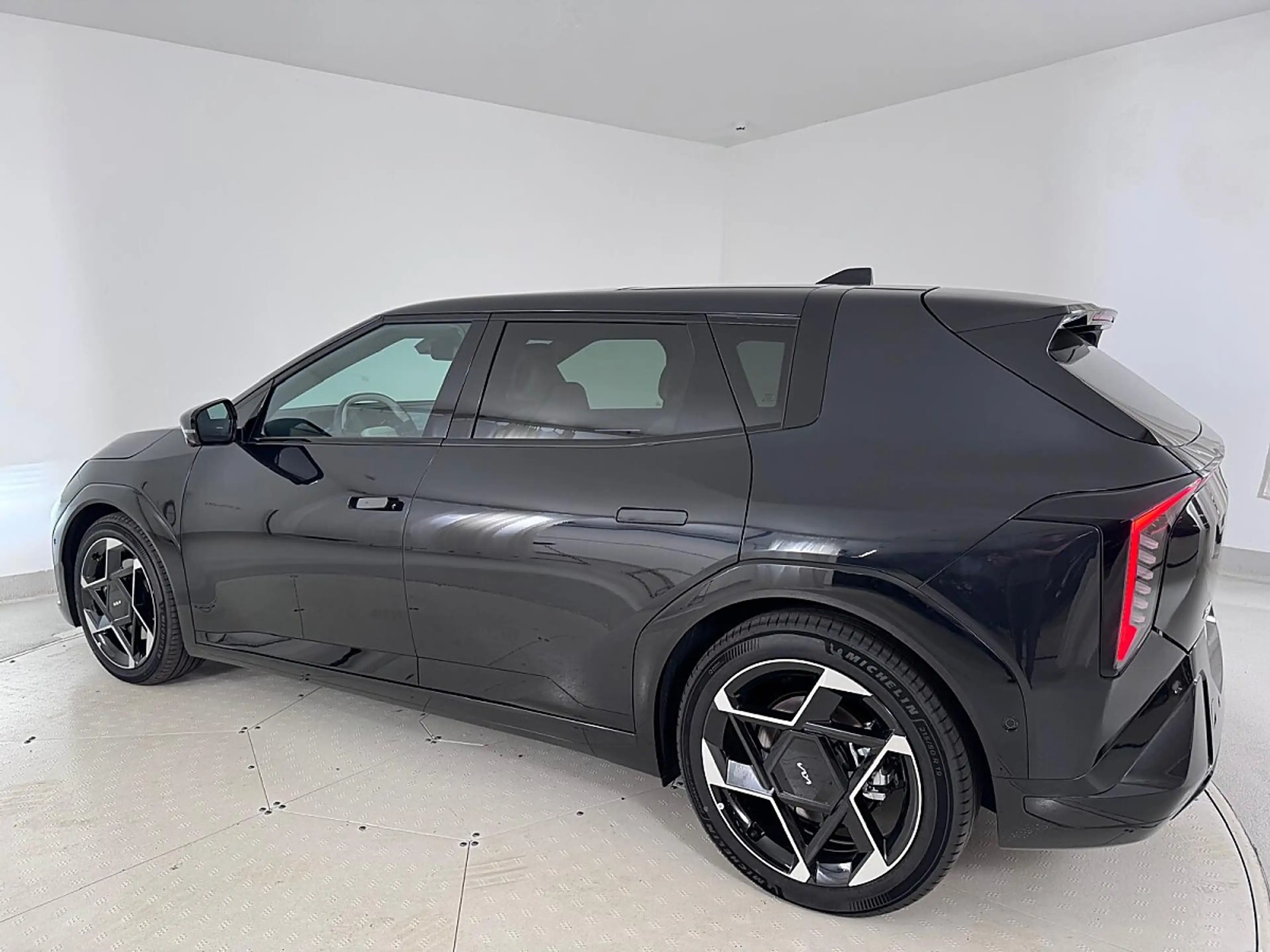 Kia EV4 HB/GT-LINE/81,4KWH/AT/FWD/204/MY26 AUTO STAHL W... — photo 6