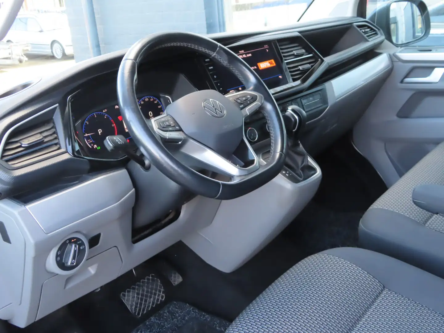 Volkswagen T6.1 Transporter 2.0 TDI L1H1 28 Bulli DSG | Full led | camera | ad Gris - 2