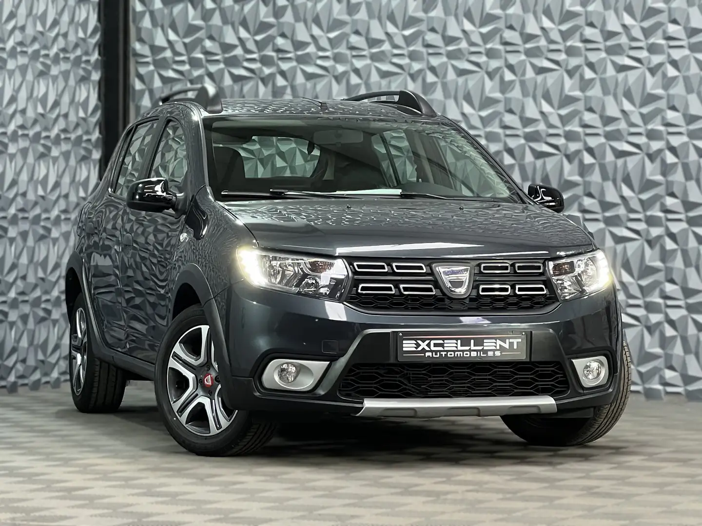 Dacia Sandero Stepway 0.9TCe TECHROAD*GPS*CRUISE*CAMERA*GARANTIE Black - 2