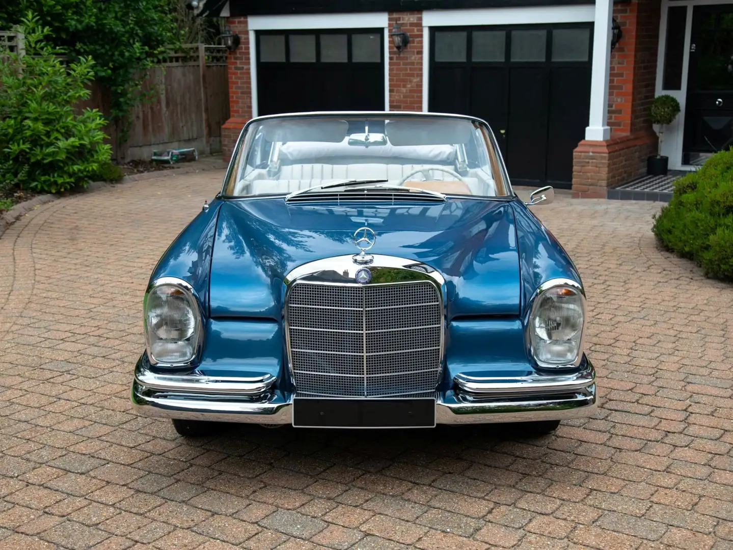 Mercedes-Benz 220 SE W111 Cabriolet Niebieski - 2