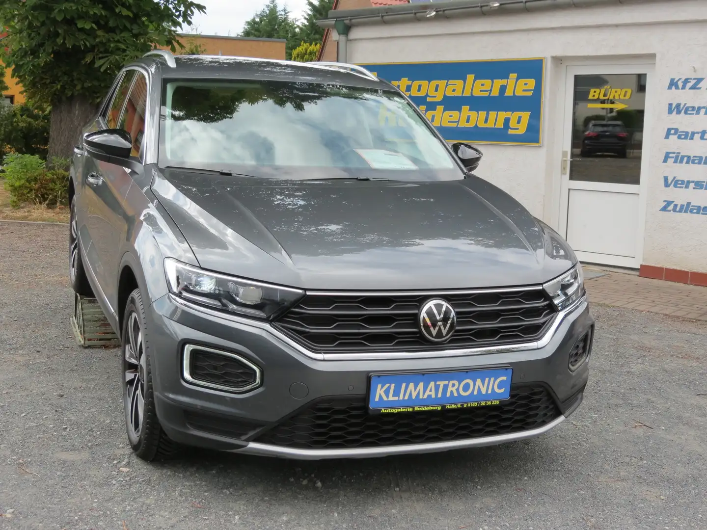 Volkswagen T-Roc United 2.Hd.!!LED!!AHK!!NAVI!Klimaaut.!SHZ. Gris - 1
