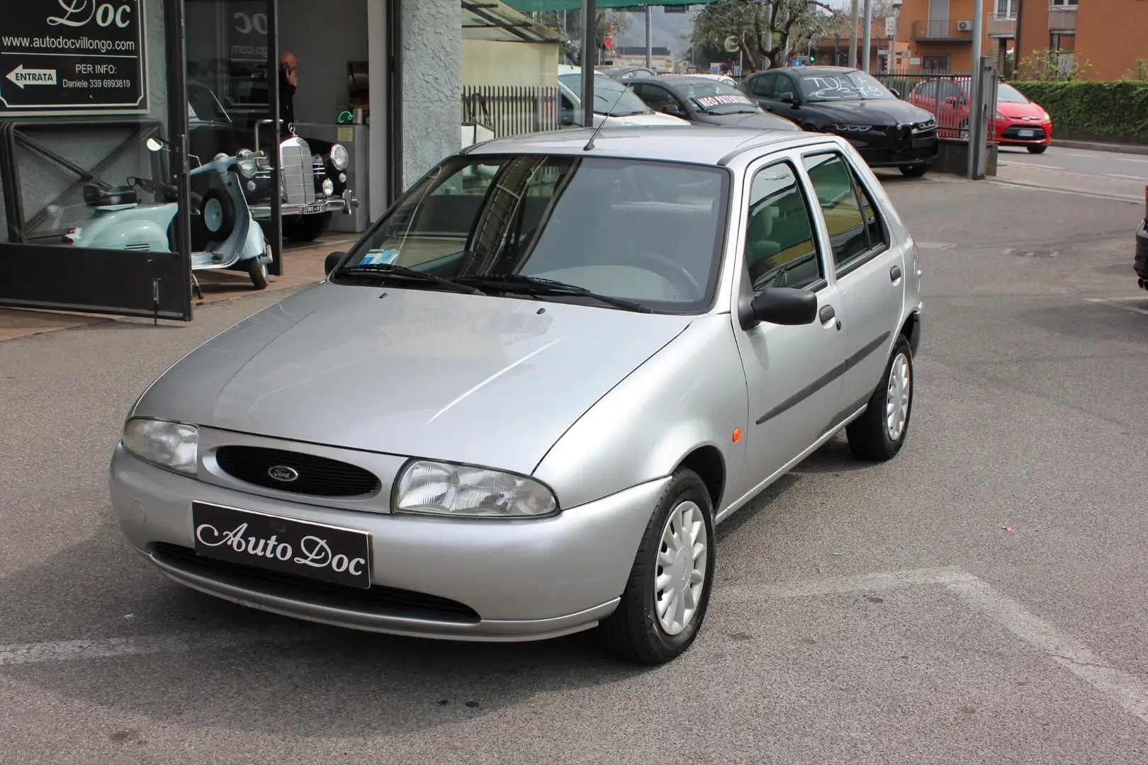 Ford Fiesta 5p 1.3 University 60cv Argento - 1