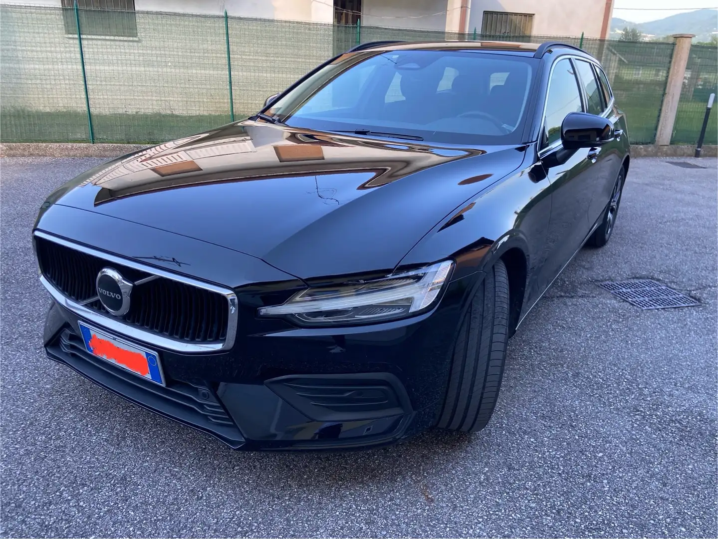 Volvo V60 V60 II 2023 2.0 b4 Core auto Nero - 1