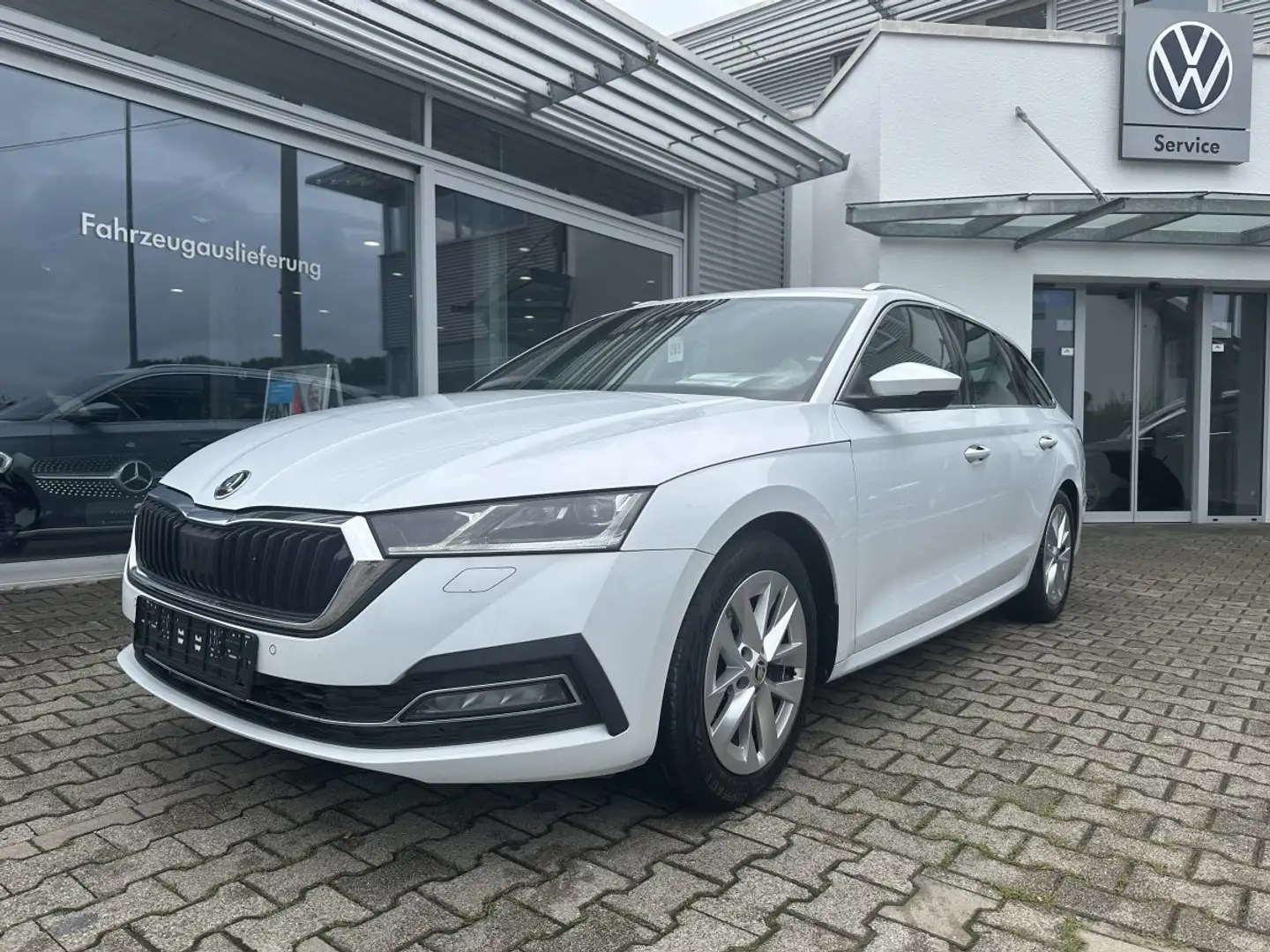 Skoda Octavia Combi 2.0TDI 7-Gang FIRST EDITION*VC*LED*HEAD-UP Weiß - 1