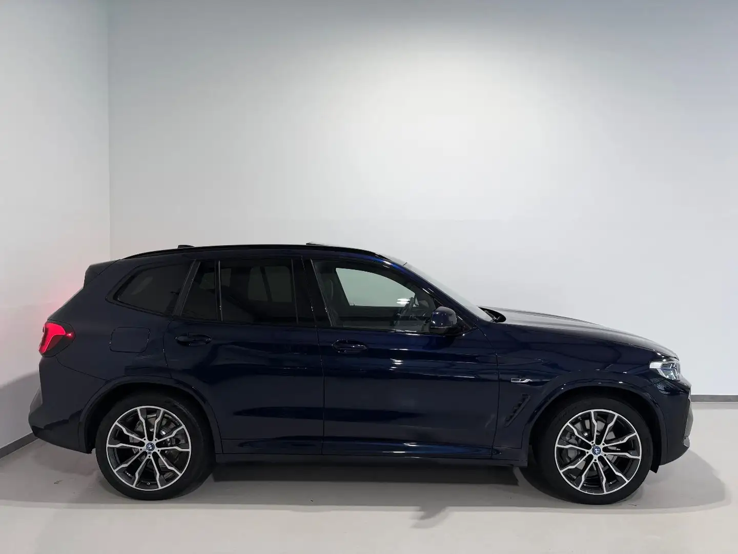 BMW X3 xDrive30e LCI Aut/M-Sport/Panorama/HEAD-UP/AHK/La Blau - 2