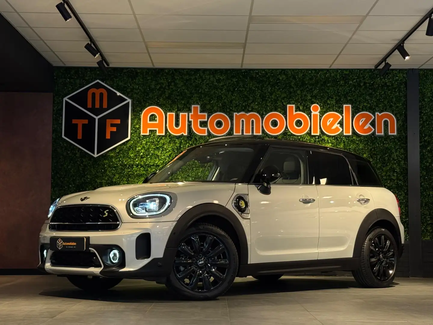 MINI Cooper S Countryman Mini 2.0 E ALL4 224 PK |PANO|VIRTUAL|CAMERA|BOMVOL Bílá - 1