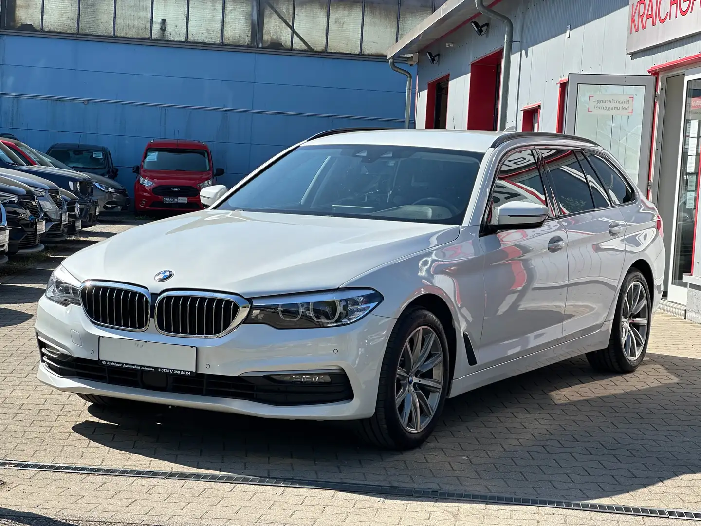BMW 520 d Steptronic*Kamera*Live Cockpit*Navi*LED*+WR Weiß - 1