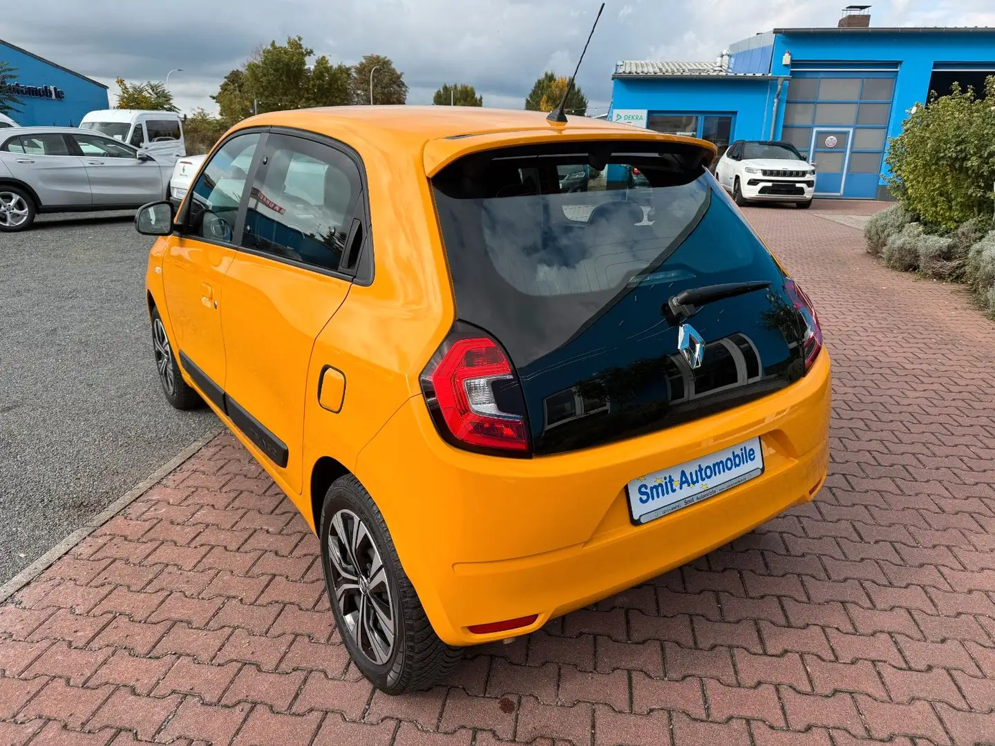 Renault Twingo 1,0 Sce ZEN mit Klimaanlage Gelb - 2