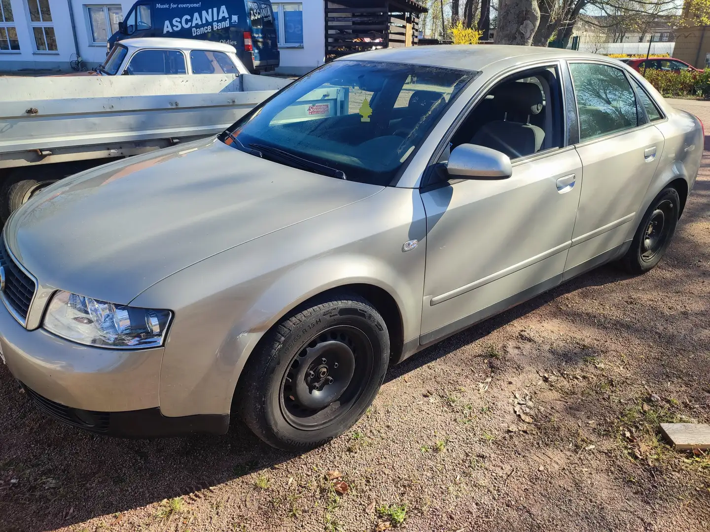 Audi A4 - 1
