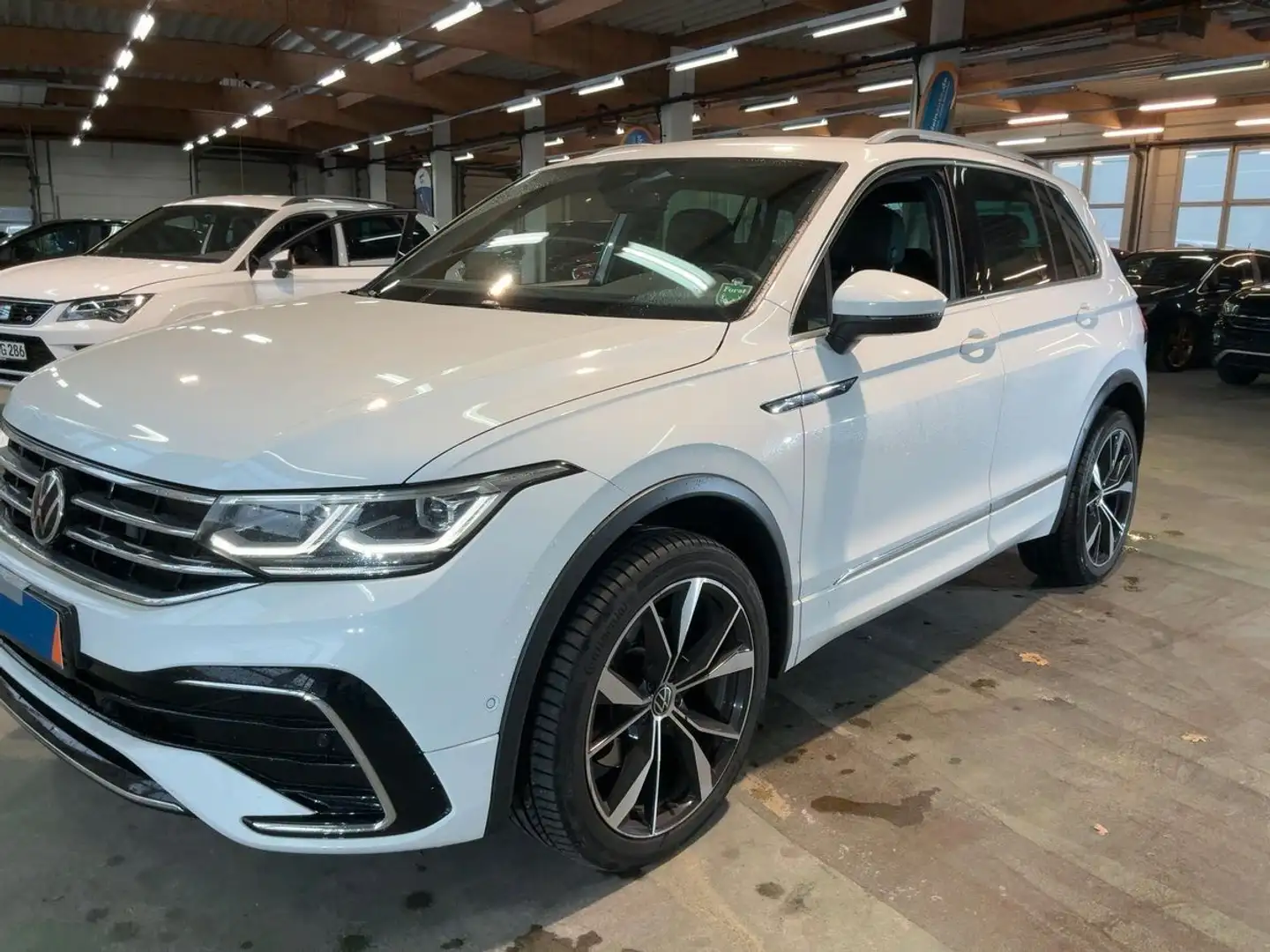 Volkswagen Tiguan 2.0 TDI R-Line 4Motion | IQ.Light| AZV Weiß - 1