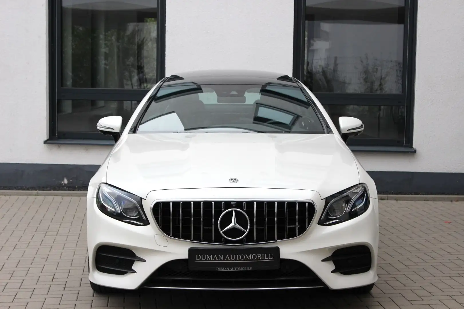 Mercedes-Benz E 400 4M Coupe AMG-PAKET PANO MEMORY 360° 20'' Blanc - 2