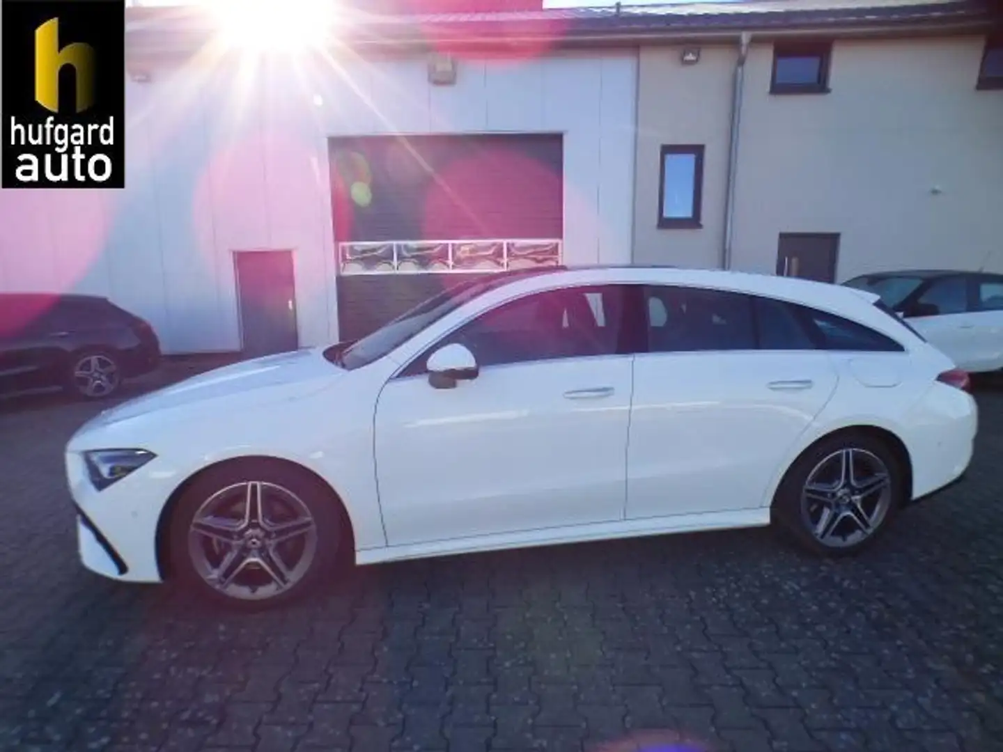 Mercedes-Benz CLA 180 CLA 180 SB AMG Line Premium AHK Panorama Memory Blanco - 1