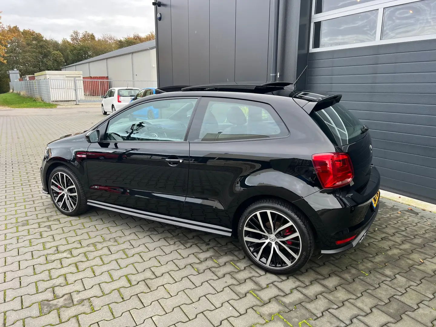 Volkswagen Polo GTI 1.8 TSI DSG Zwart - 2