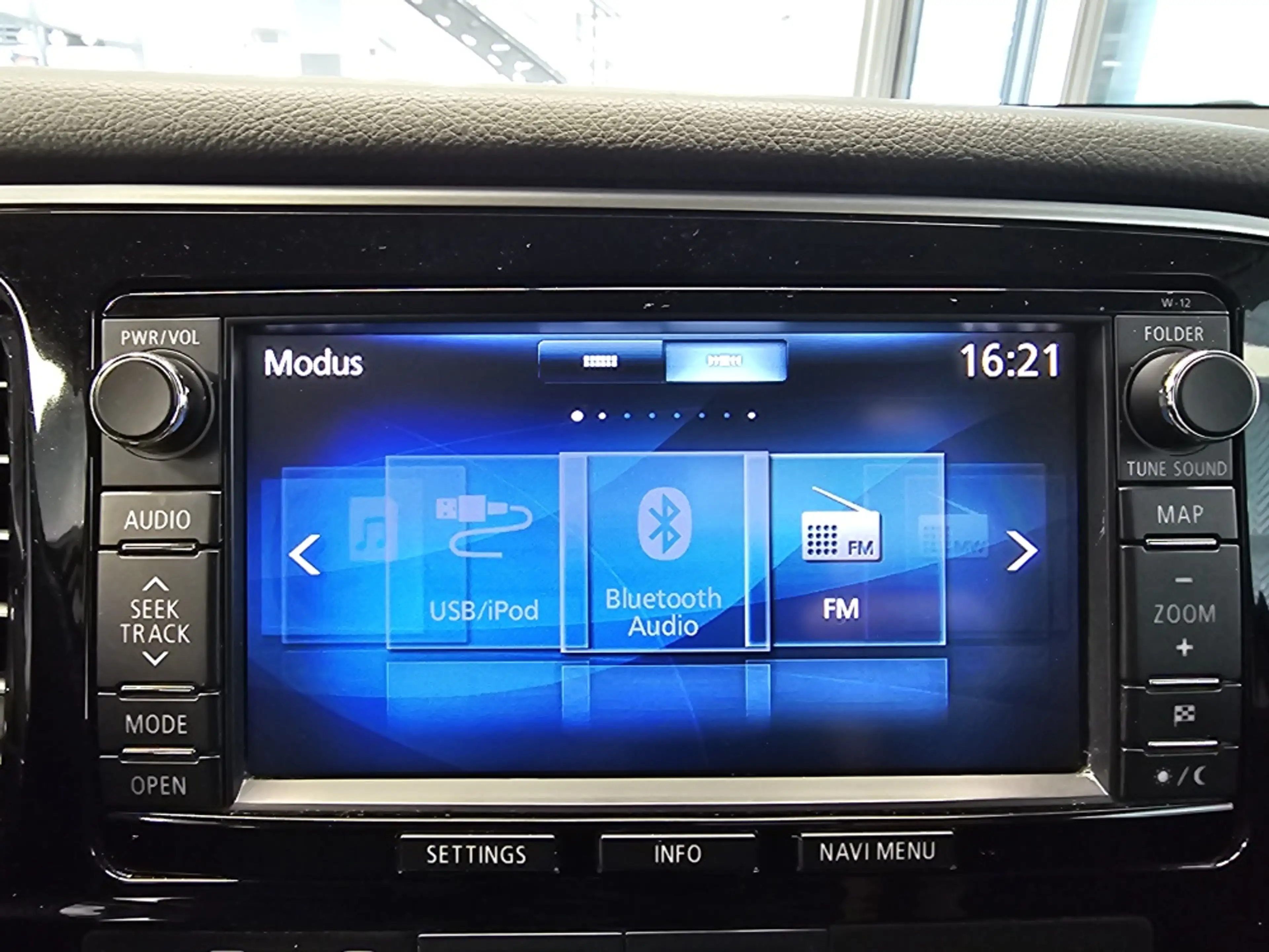 Mitsubishi Outlander AHK,Allrad,Kamera,PDC,Navigation — photo 12