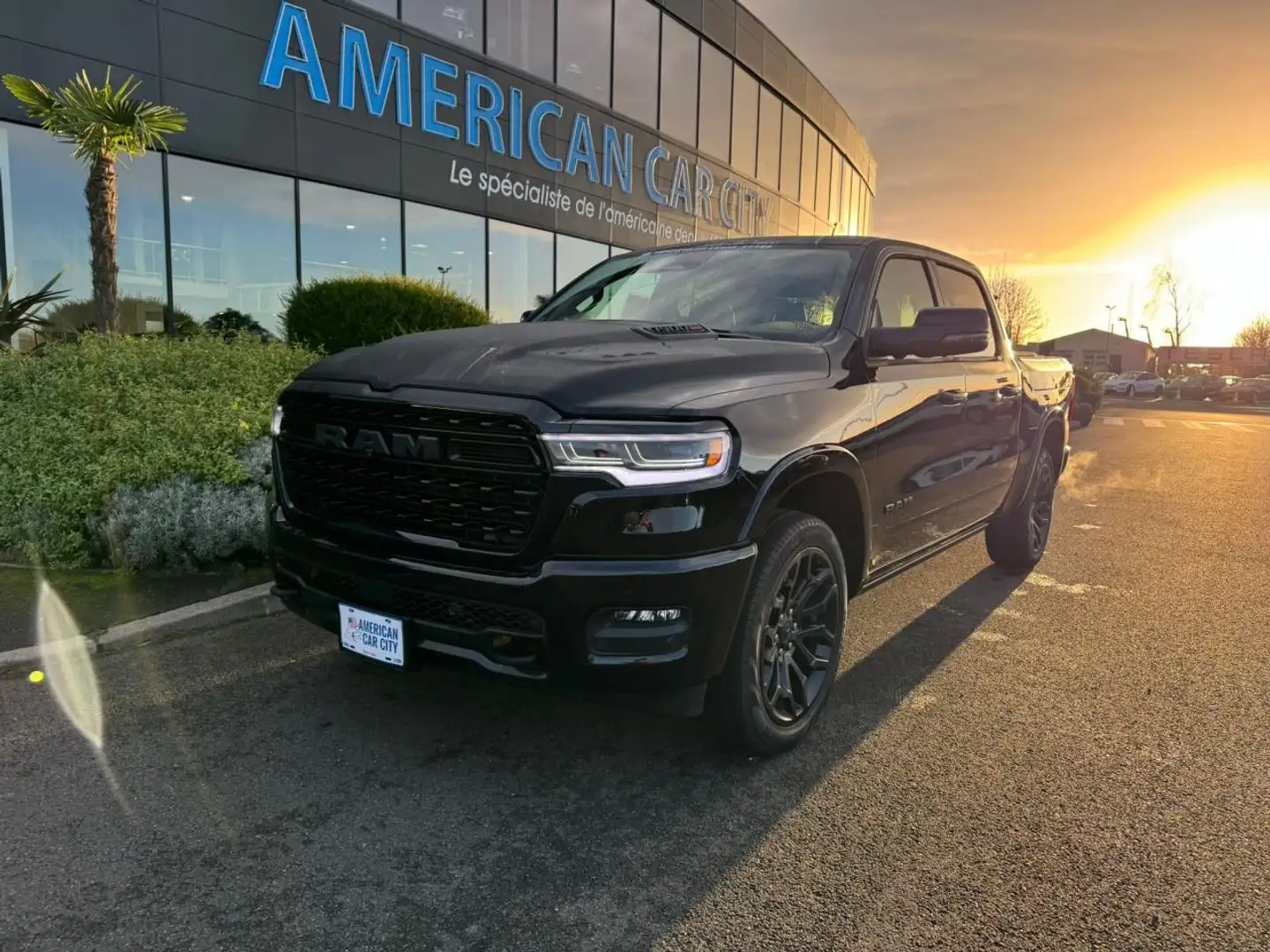 Dodge RAM 1500 CREW LIMITED NIGHT EDITION RAMBOX HAYON MULTI Noir - 1