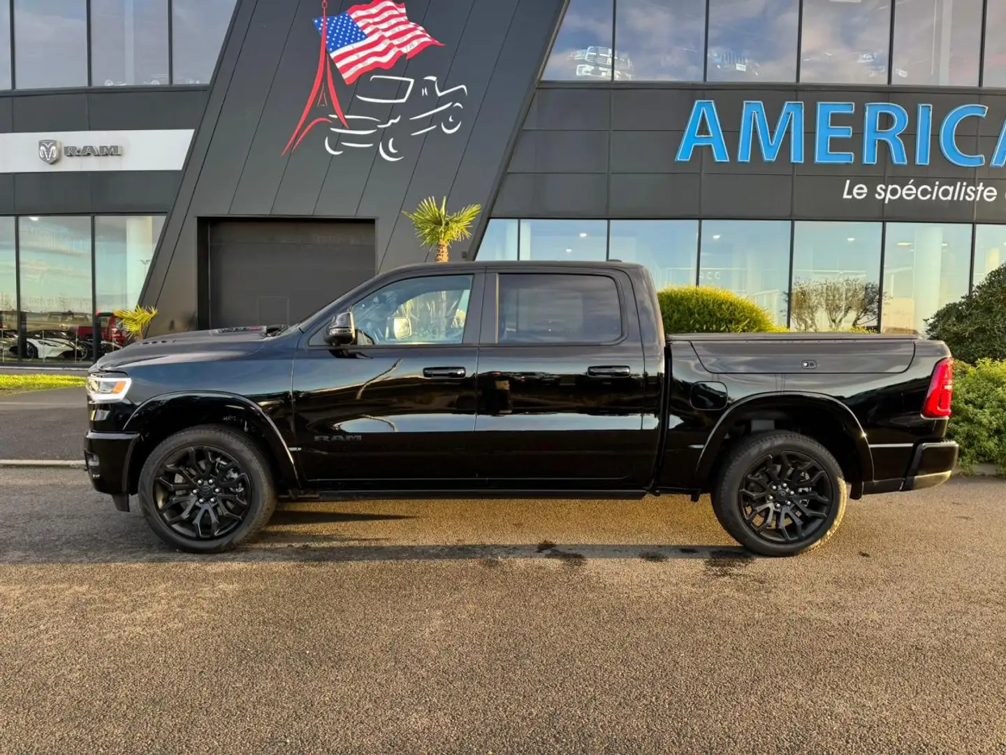 Dodge RAM 1500 CREW LIMITED NIGHT EDITION RAMBOX HAYON MULTI Noir - 2