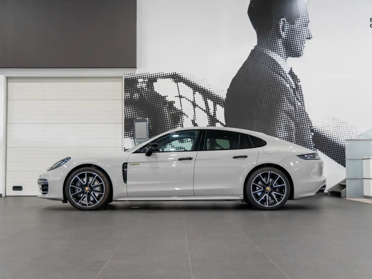 Porsche Panamera 4 E-Hybrid Platinum Edition Aut. Beige - 2