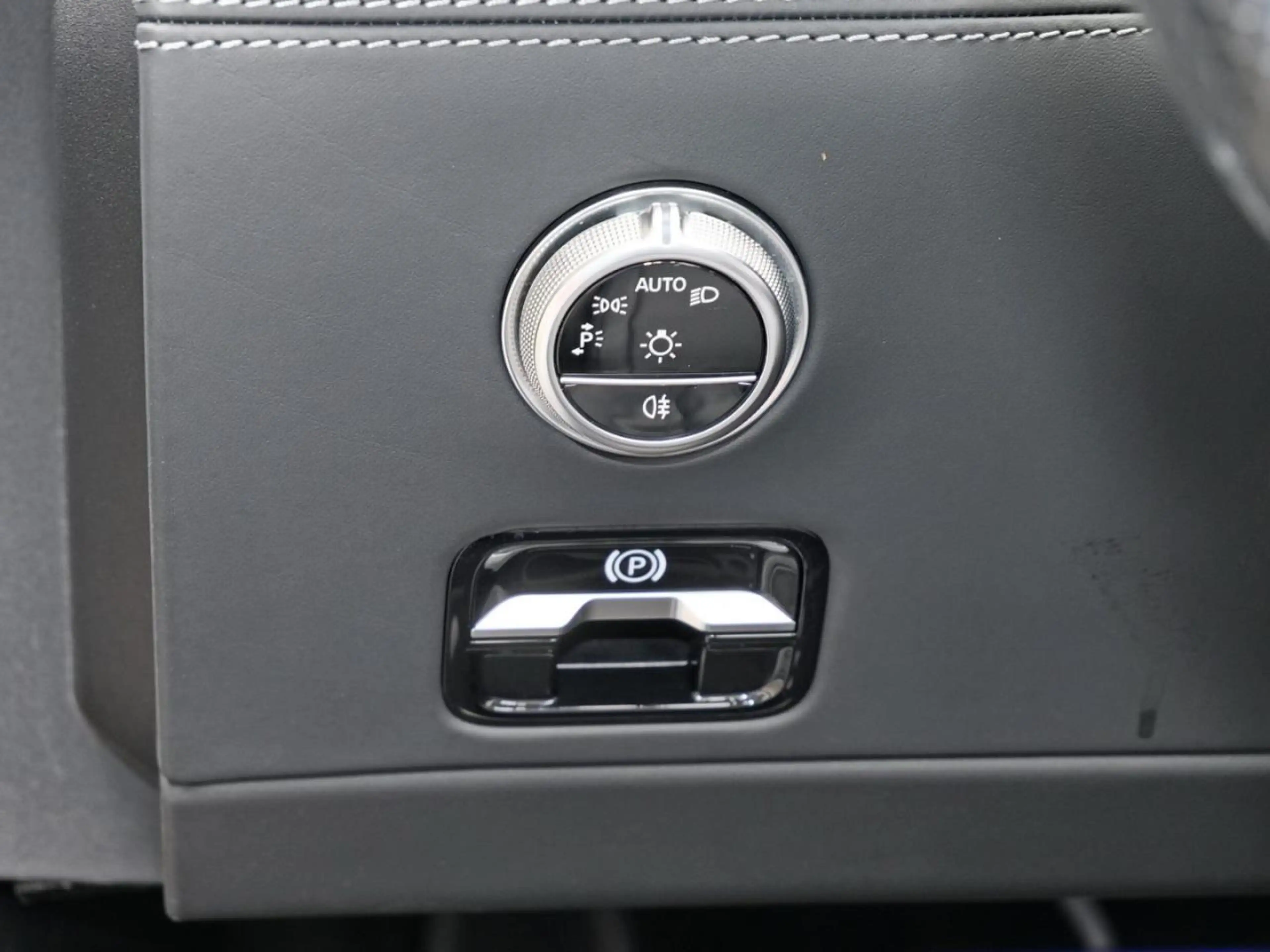 Mercedes-Benz SL 63 AMG 4M+ Night Distronic Sitzklima 360° HUD — photo 10