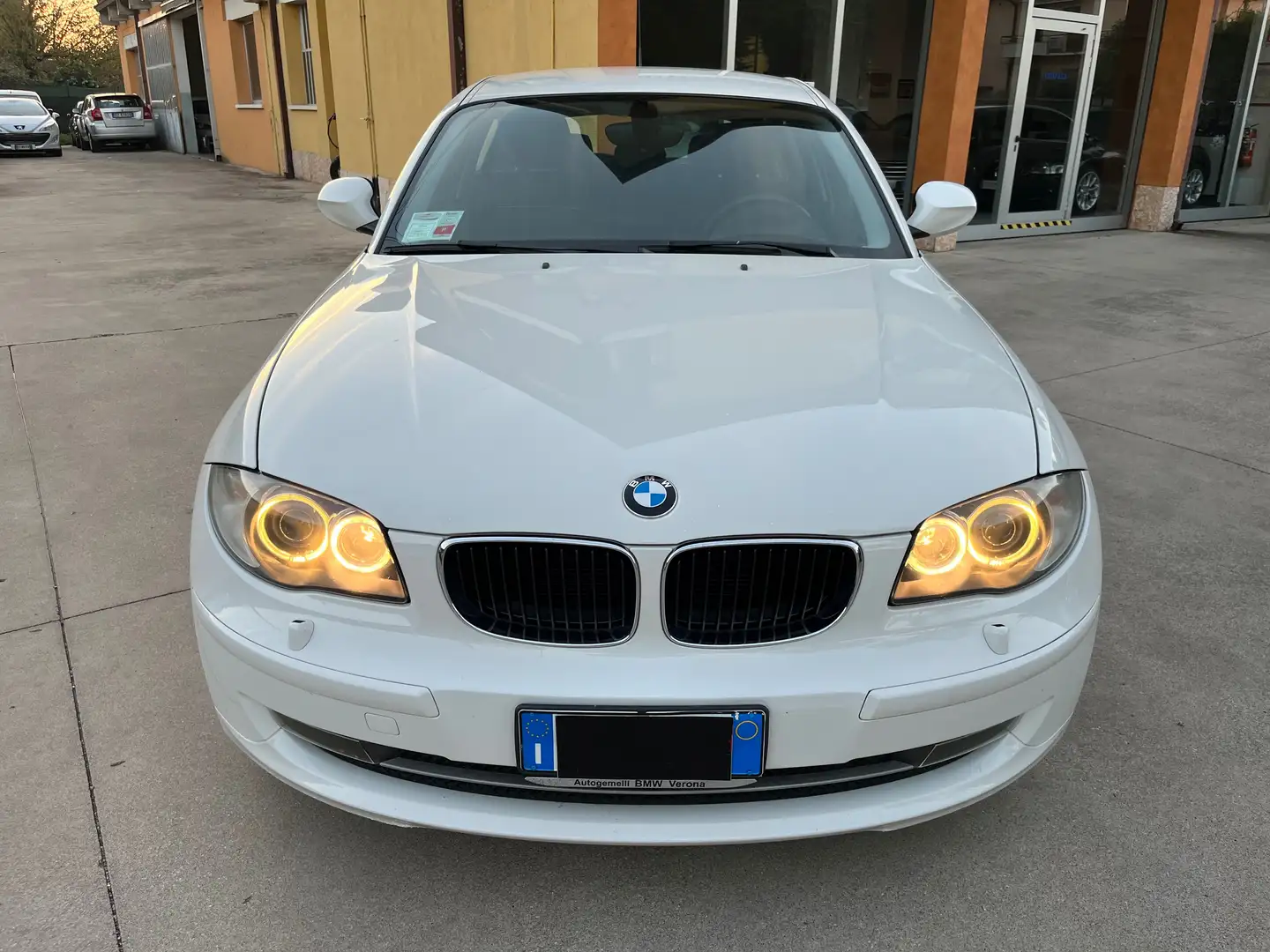 BMW 116 Serie 1 116d 5p 2.0 Attiva 116cv NEOPATENTATI! Wit - 2