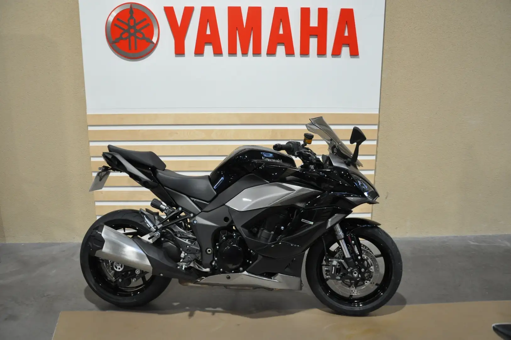 Kawasaki Z1000 SX Negro - 1