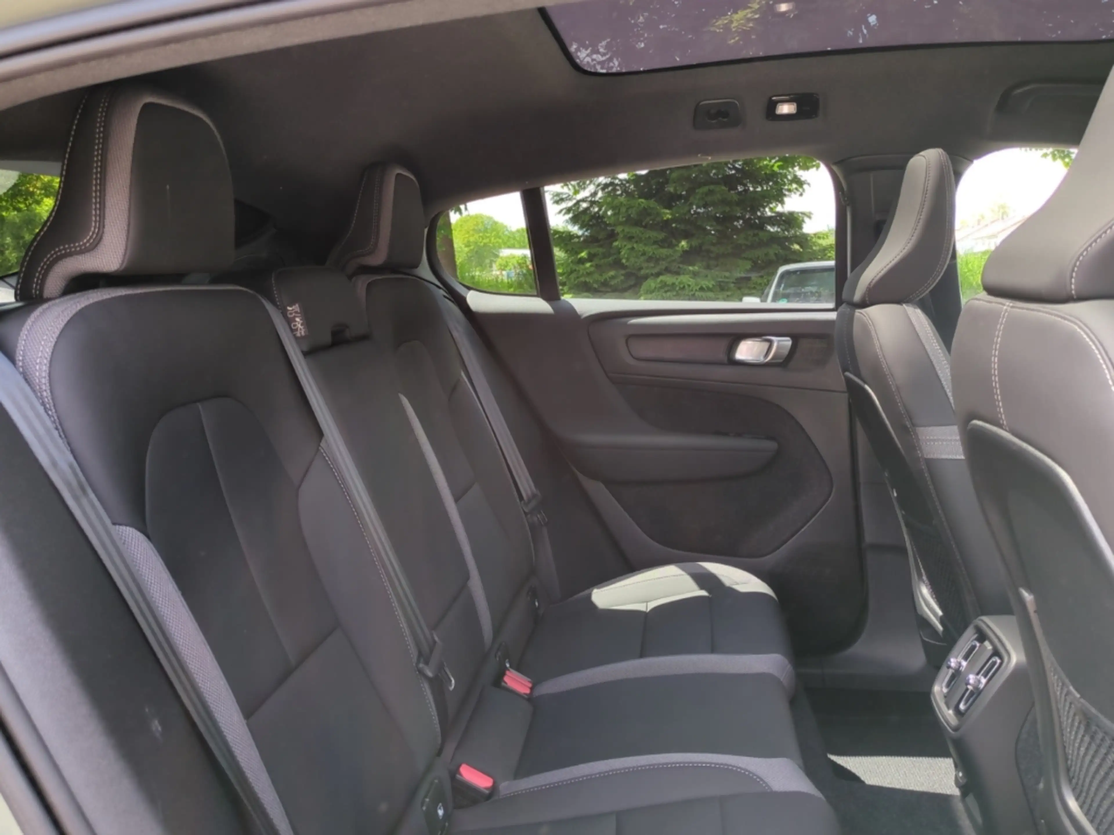 Volvo C40 Ultimate Recharge Pure Electric 2WD StandHZG Digit — photo 12
