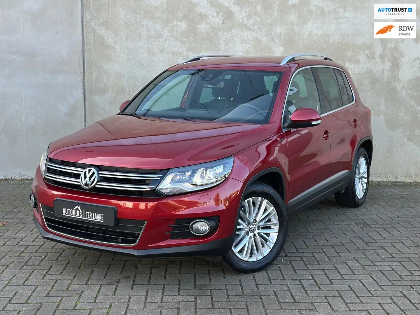 Volkswagen Tiguan 1.4 TSI DSG Trekh Carplay Camera Standkachel Rot - 1