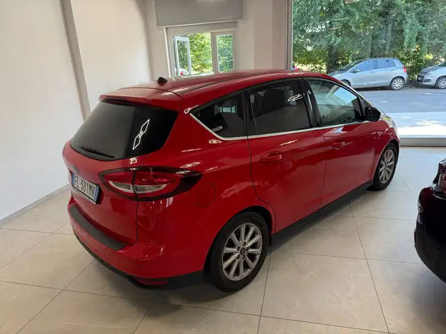 Ford C-Max view 4