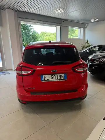 Ford C-Max view 3
