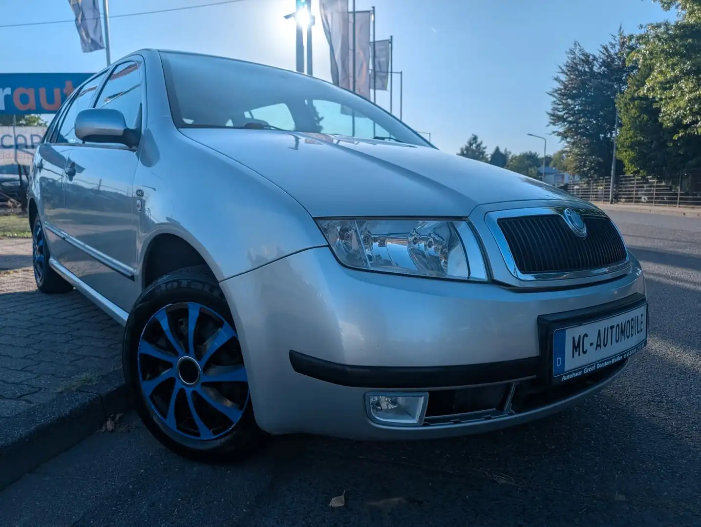 Skoda Fabia Combi 1.4 16V 74 kW Elegance*KLIMA !! Plateado - 2