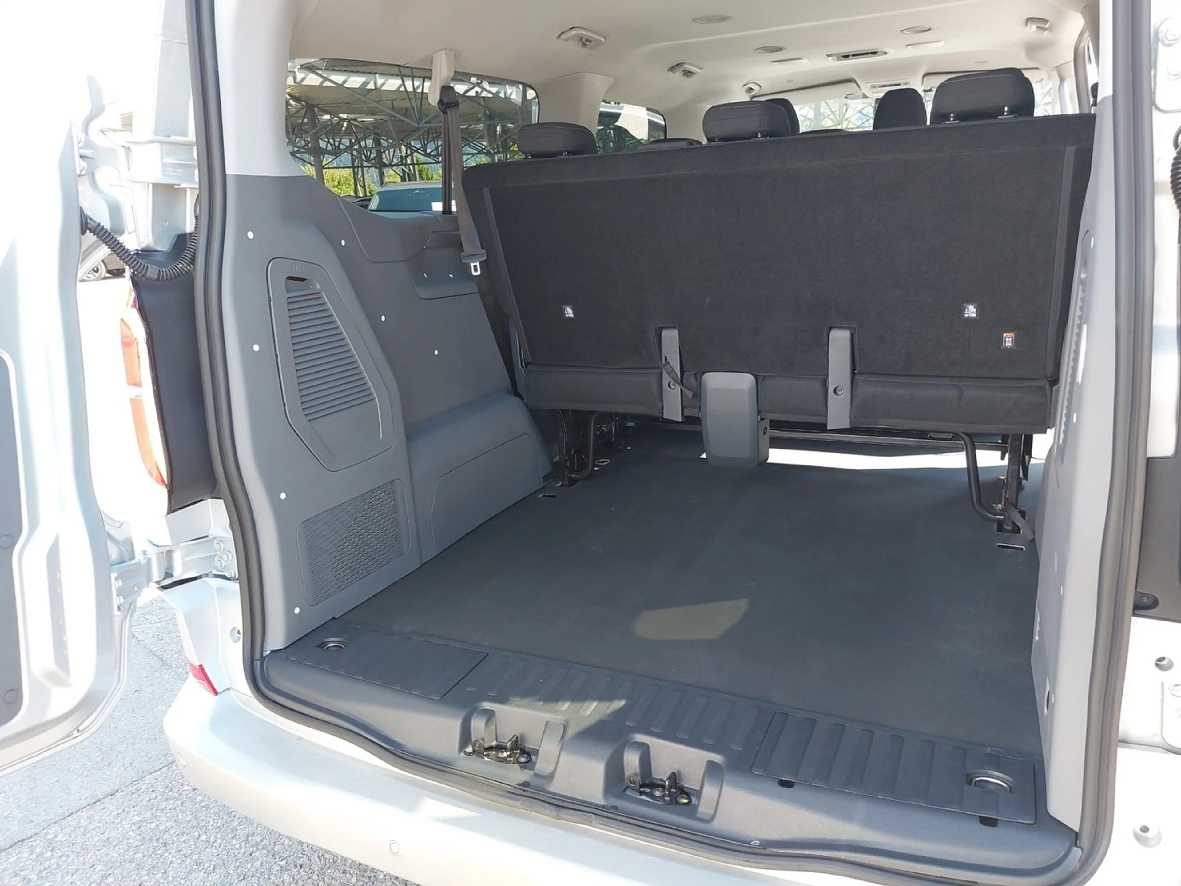 Volkswagen T7 Caravelle VW T7 Caravelle Life LR TDI 4MOTION — photo 15