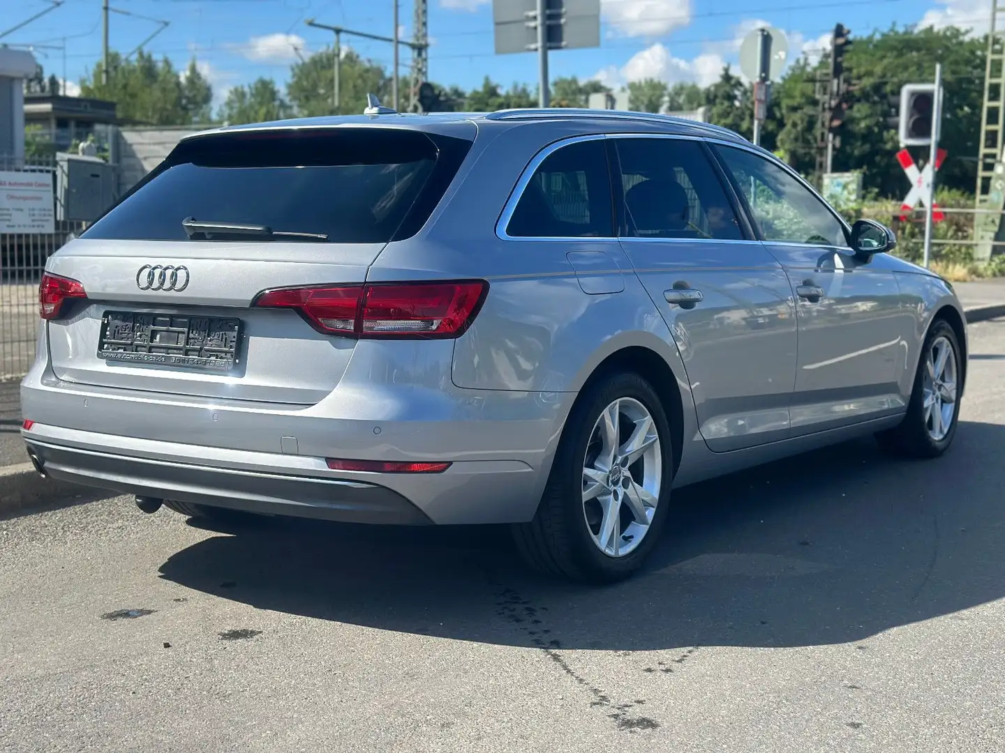 Audi A4 2.0 TDI AVANT SPORT PAKET*MOD.2018+AHK* Argento - 2